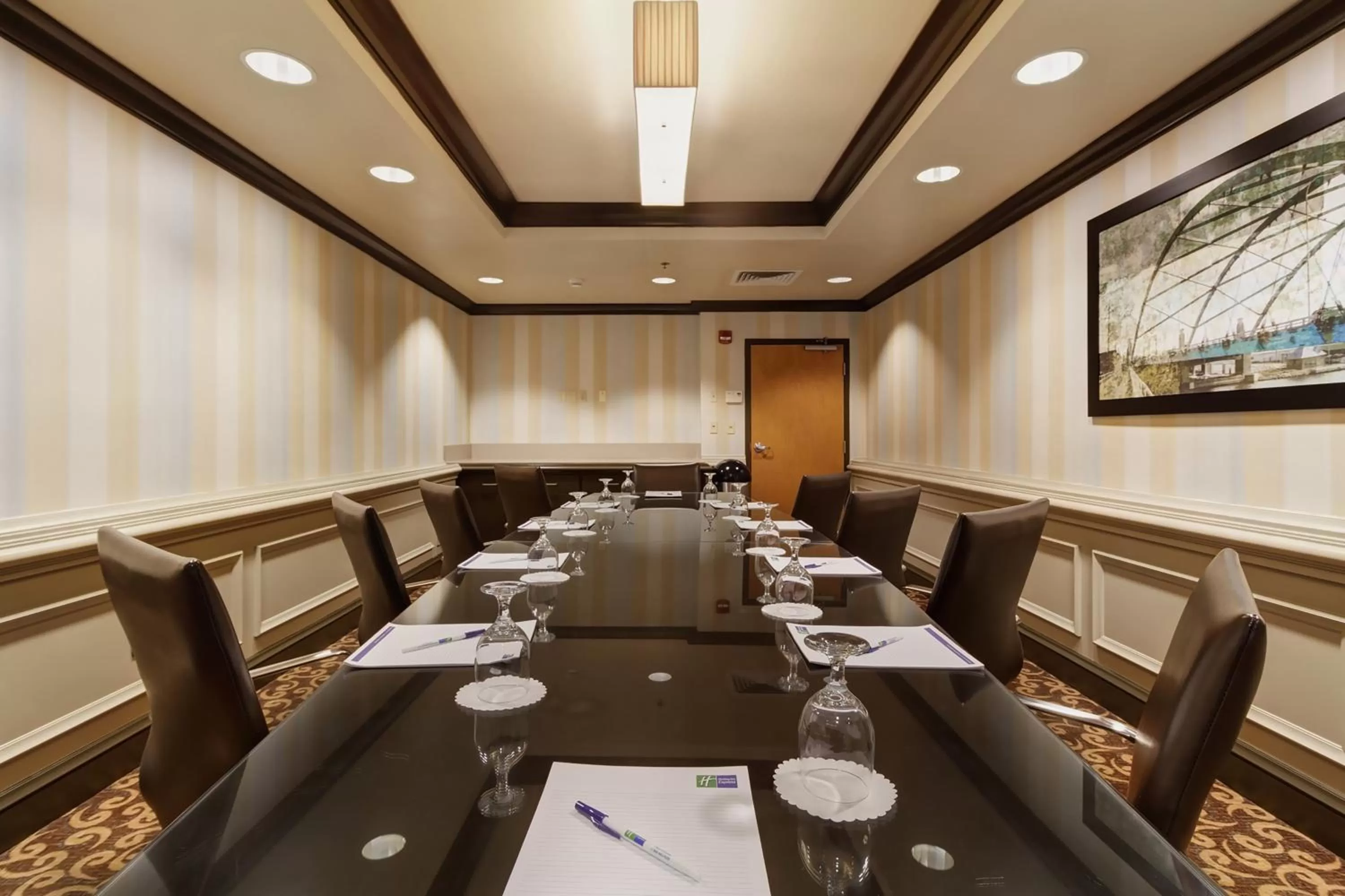 Meeting/conference room in Holiday Inn Express Hotel & Suites Warwick-Providence Airport by IHG