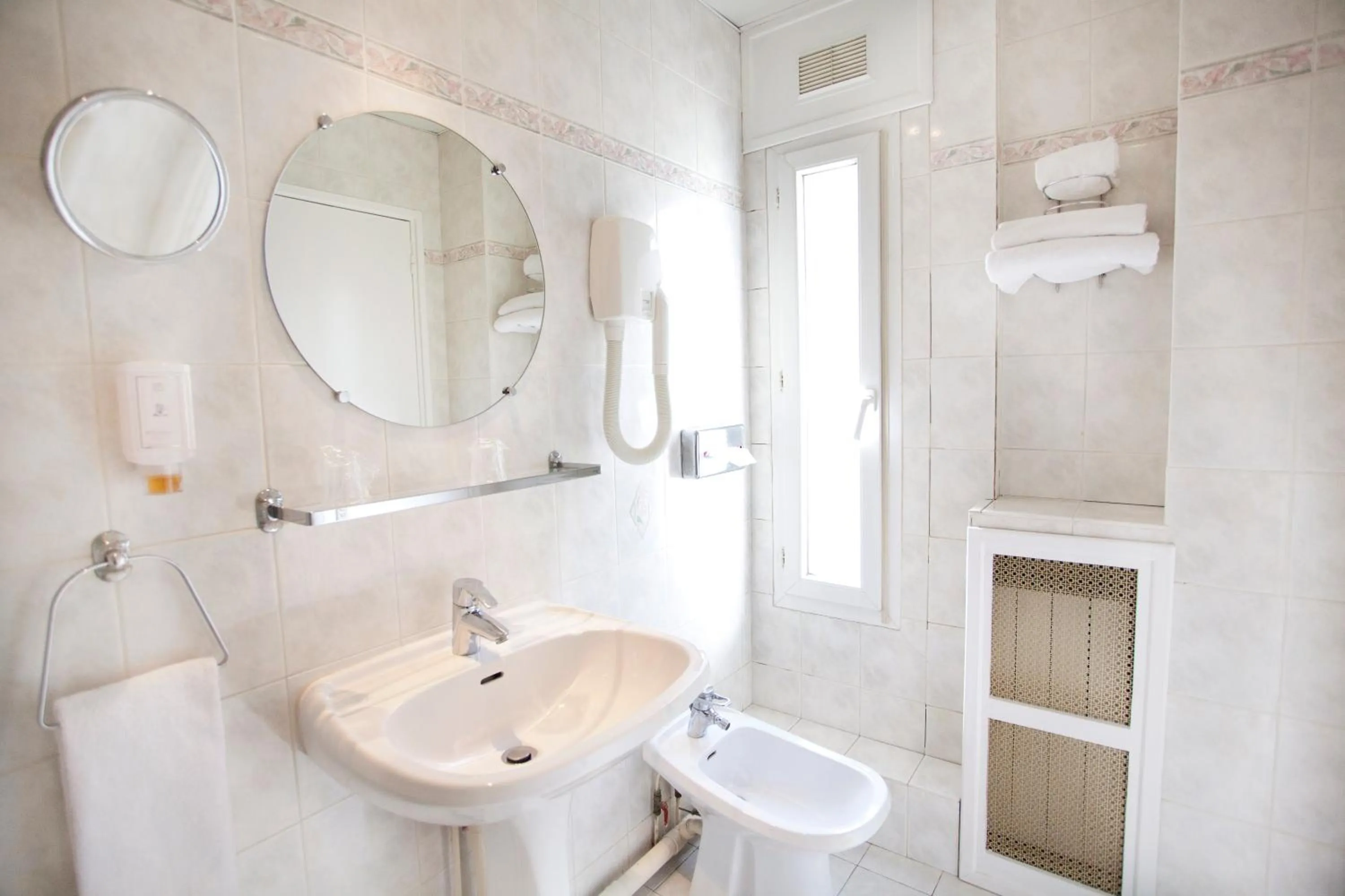 Bathroom in Nadaud Hotel