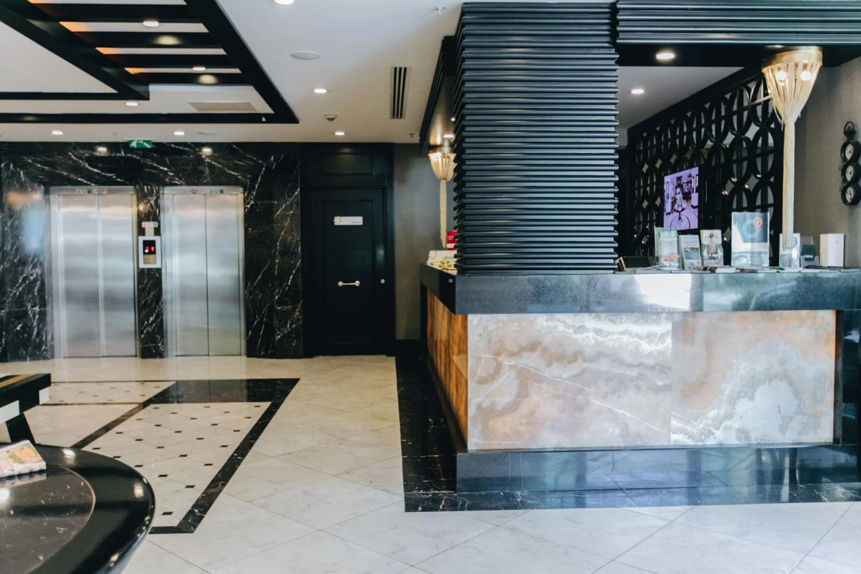 Lobby or reception in Mia Berre Hotels