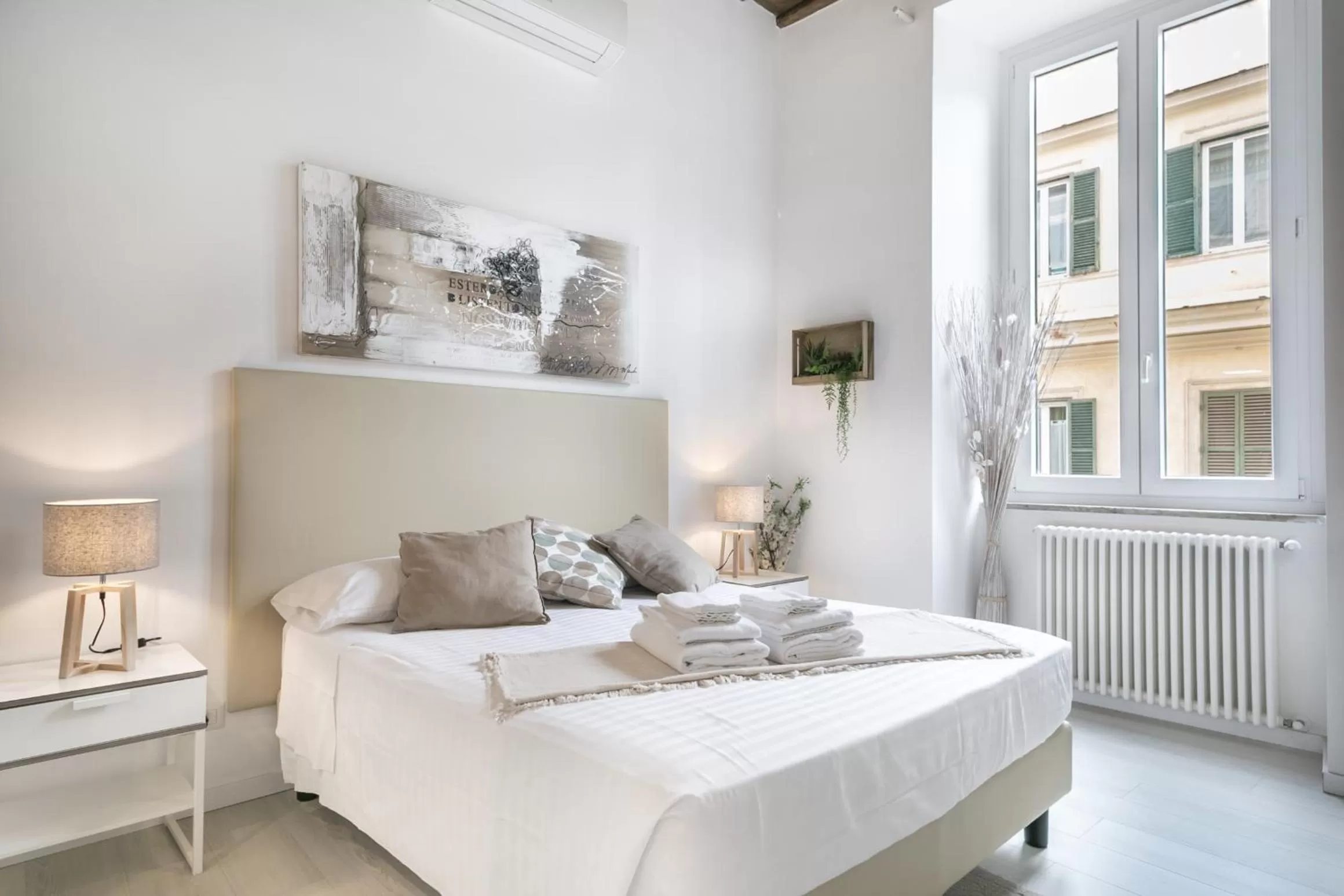 Bed in White Ostilia B&B