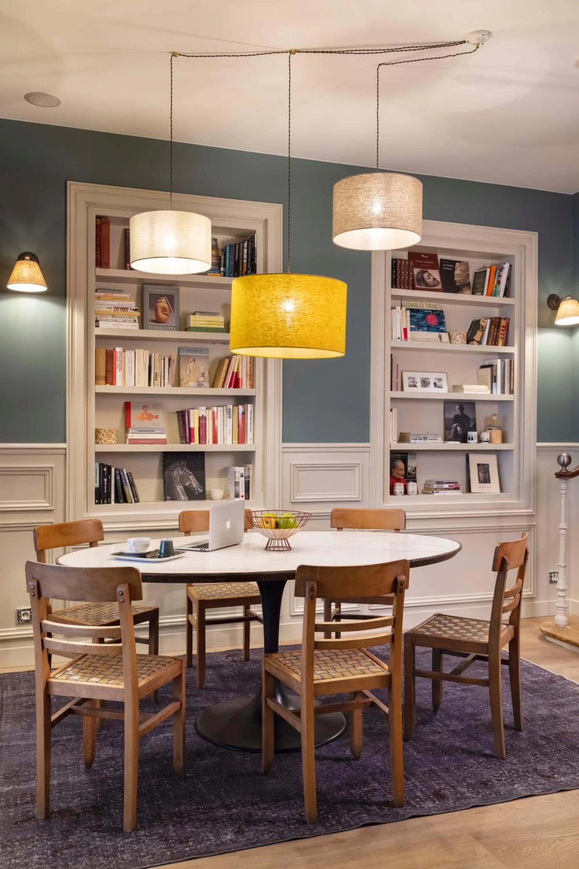 Library in Le Petit Beaumarchais Hotel & Spa