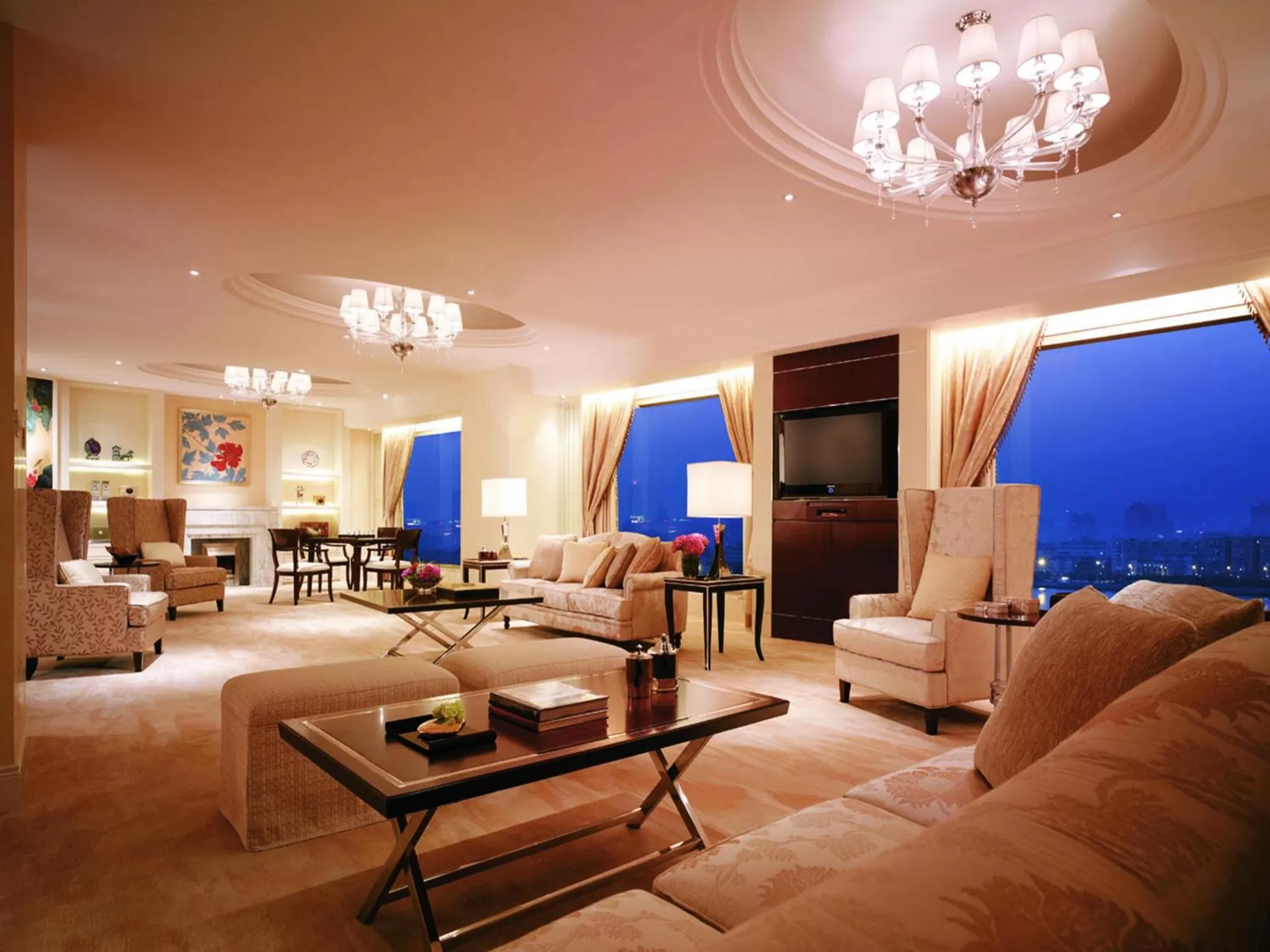 Bedroom in Shangri-La Guangzhou