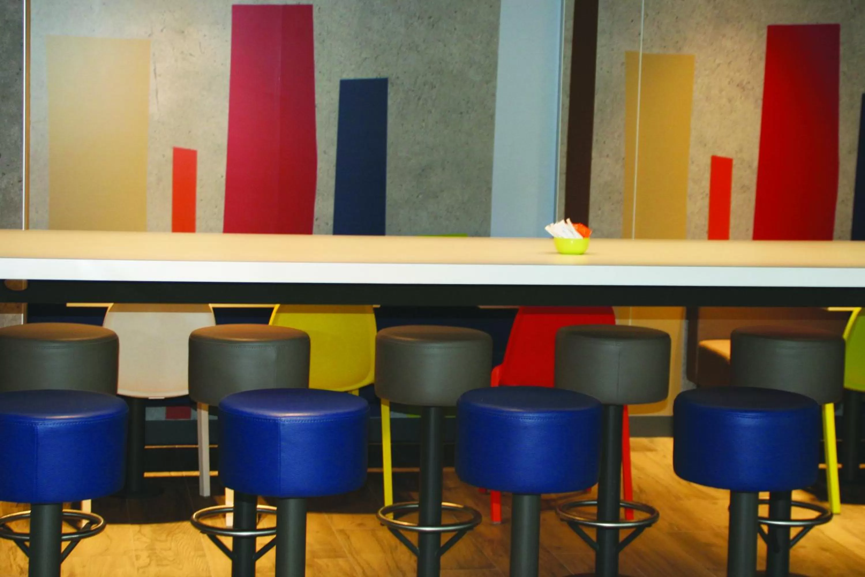 Restaurant/places to eat in ibis budget Saint Pourcain