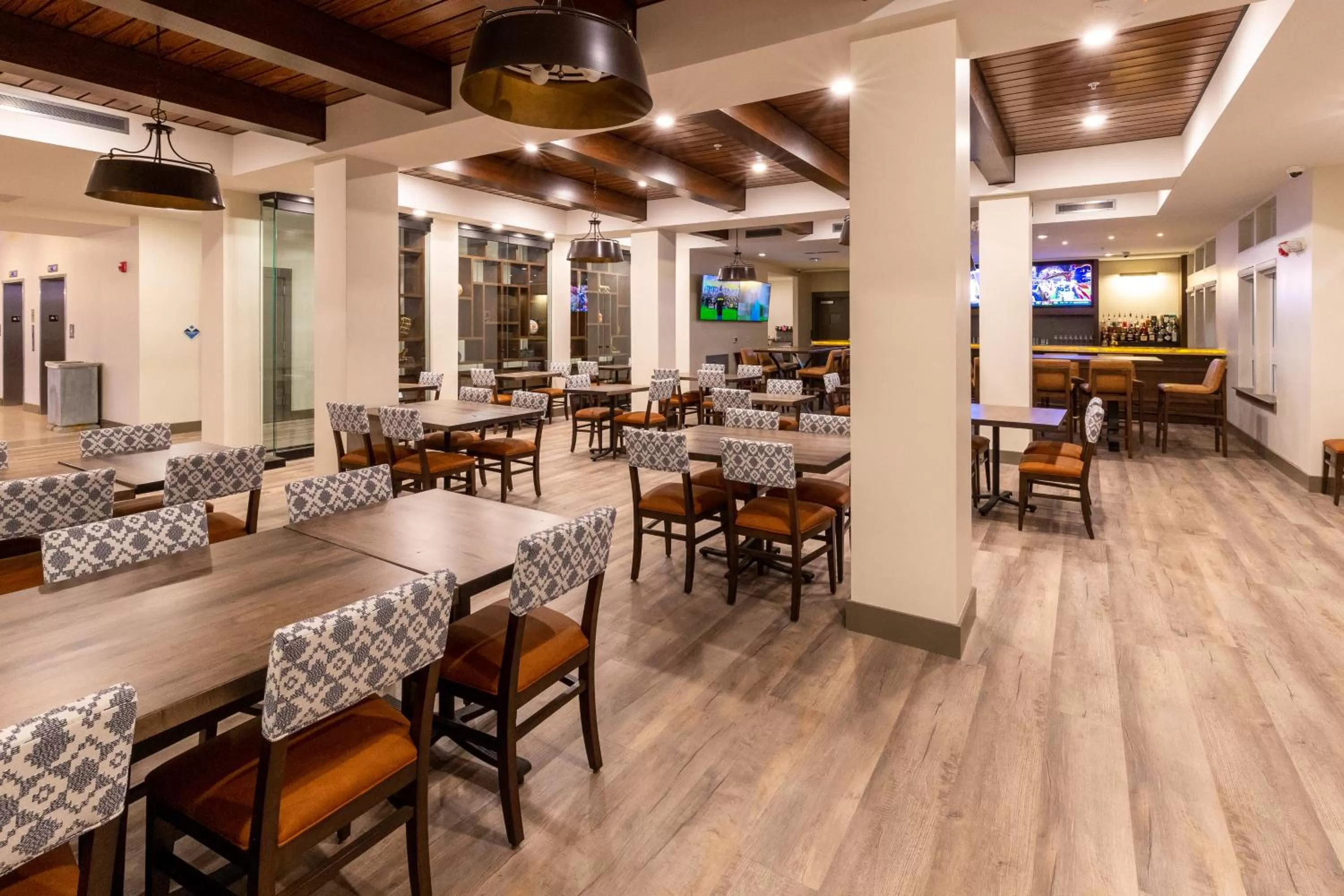 Restaurant/places to eat in Lakeside Lodge Clemson