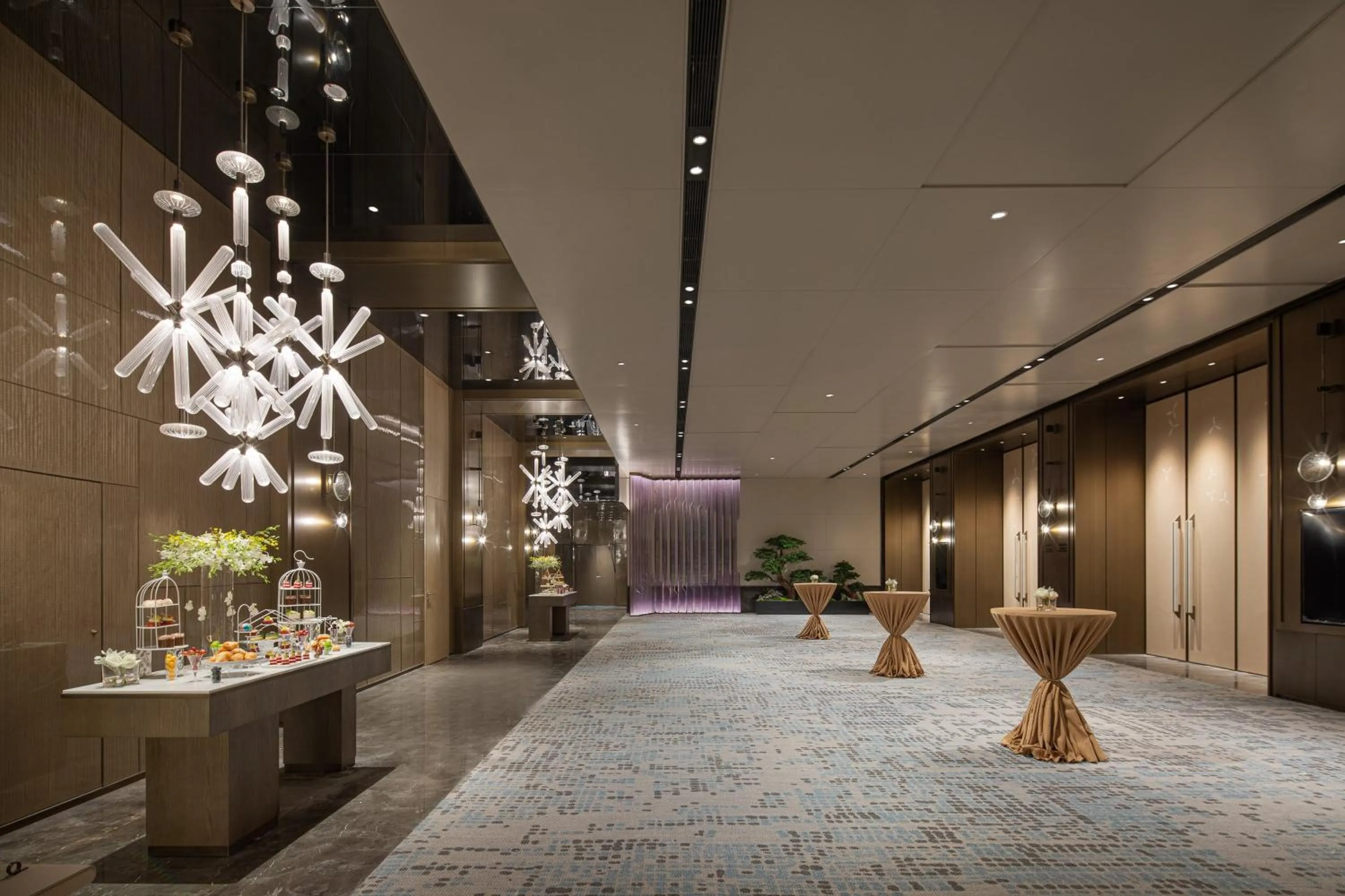 Meeting/conference room in Crowne Plaza Chaozhou Riverside by IHG