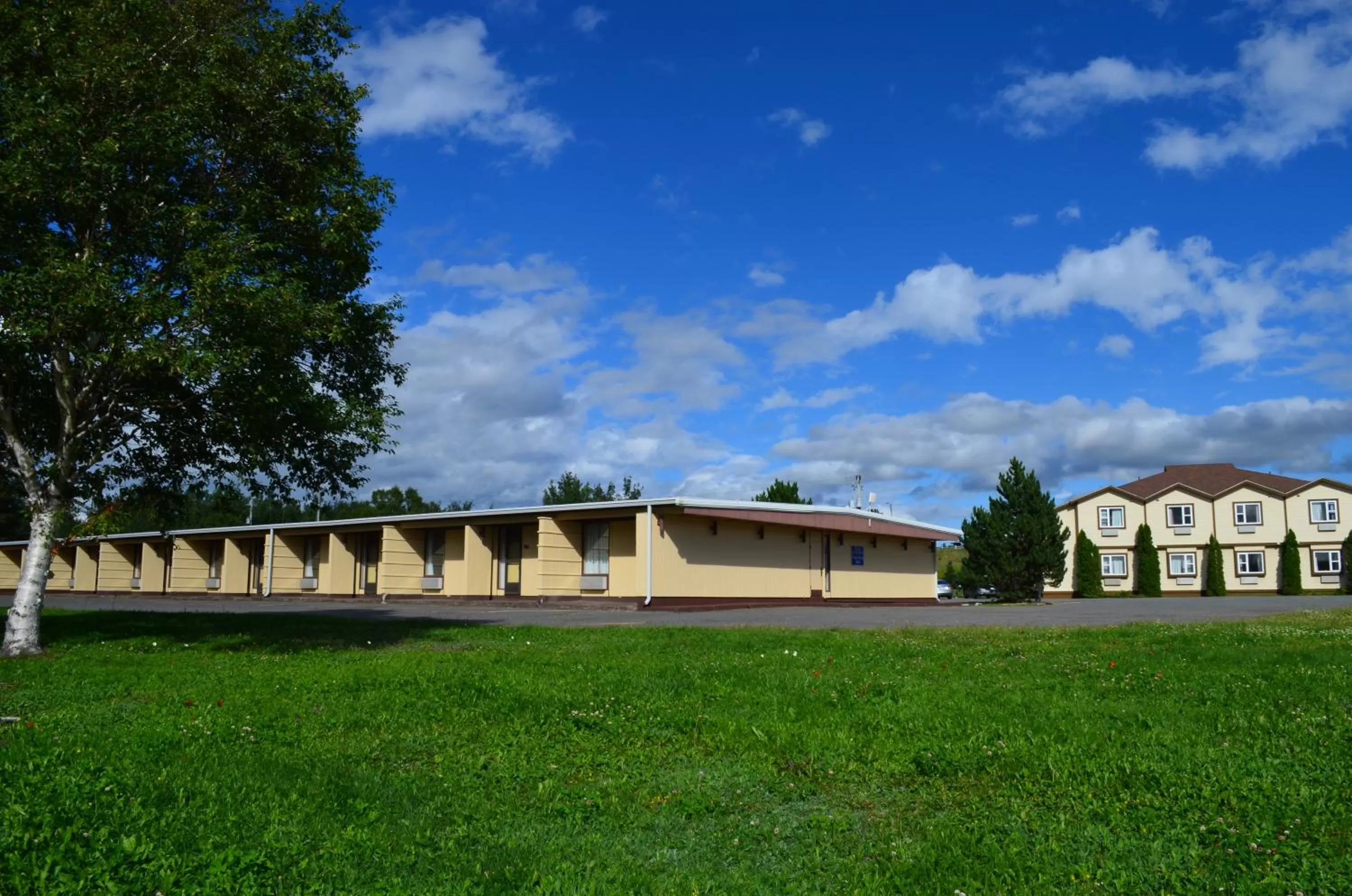 Property building in Mount Peyton Resort & Conference Centre