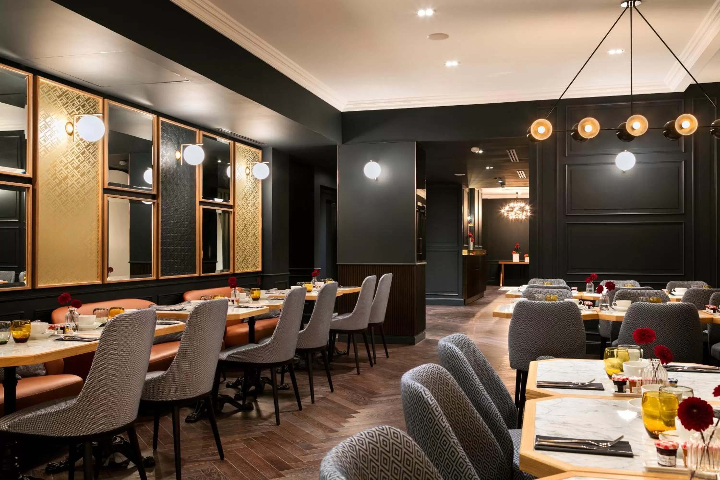 Restaurant/places to eat in Hôtel Square Louvois