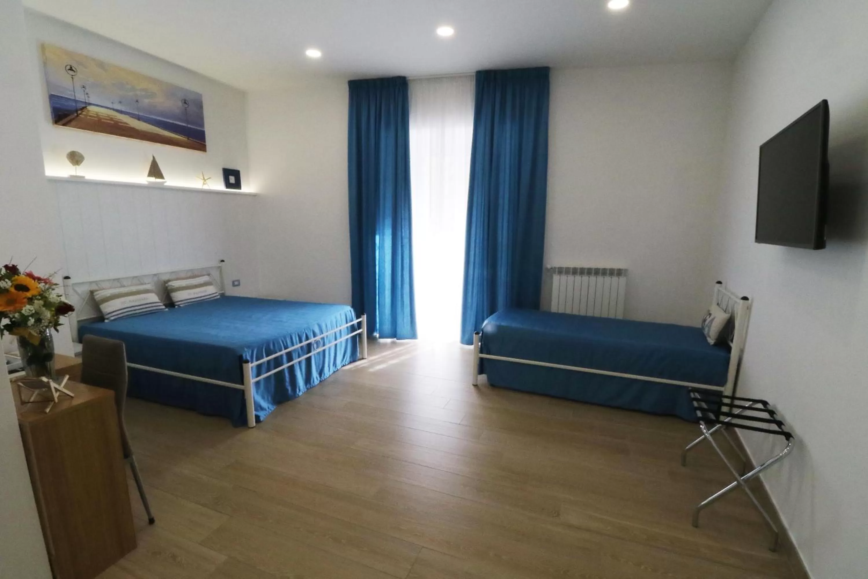 Property building, Bed in Antica Capri