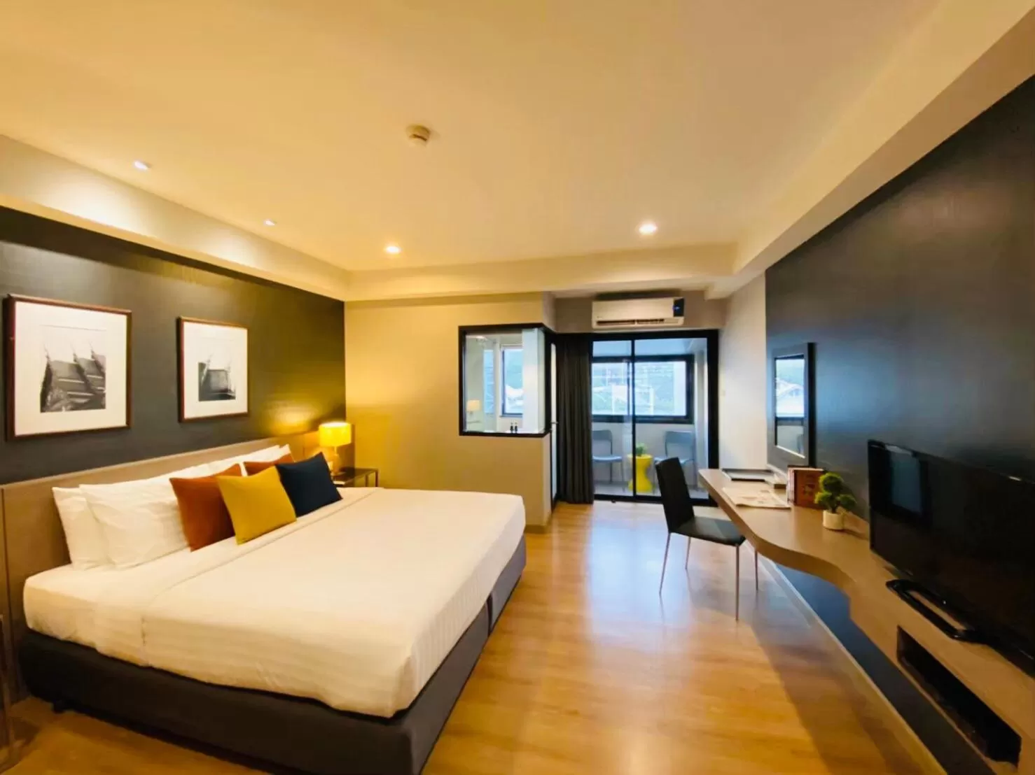 Bed in Alt Hotel Nana by UHG