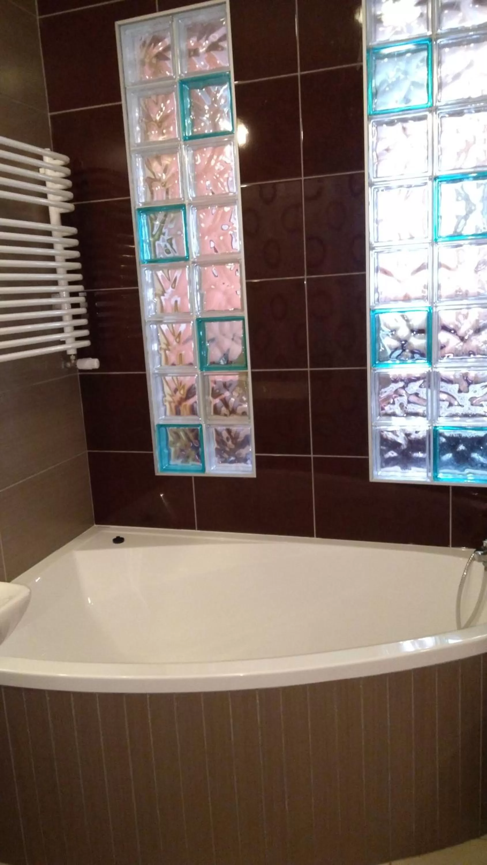 Shower, Bathroom in Zajazd Eljan-Centrum Noclegowe