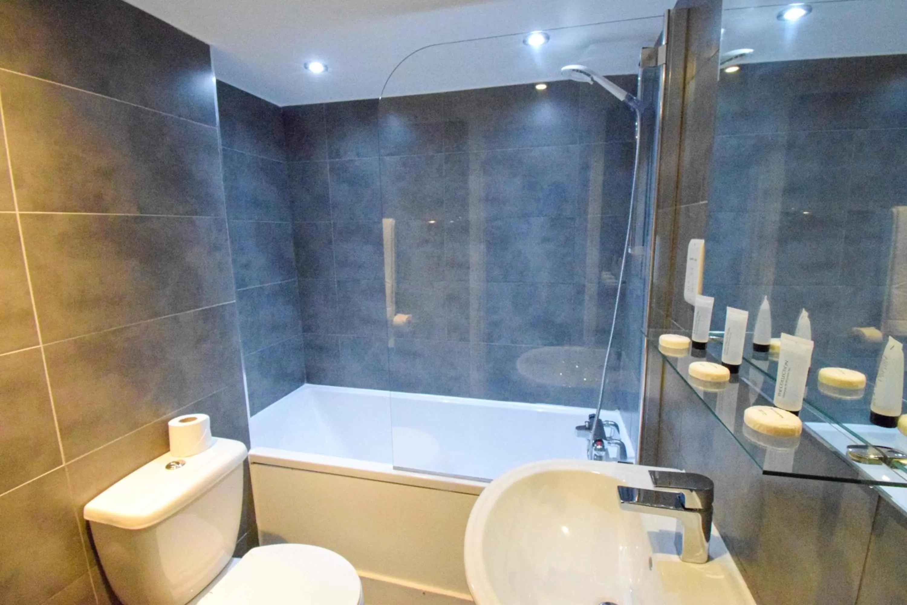 Pembridge Palace Hotel