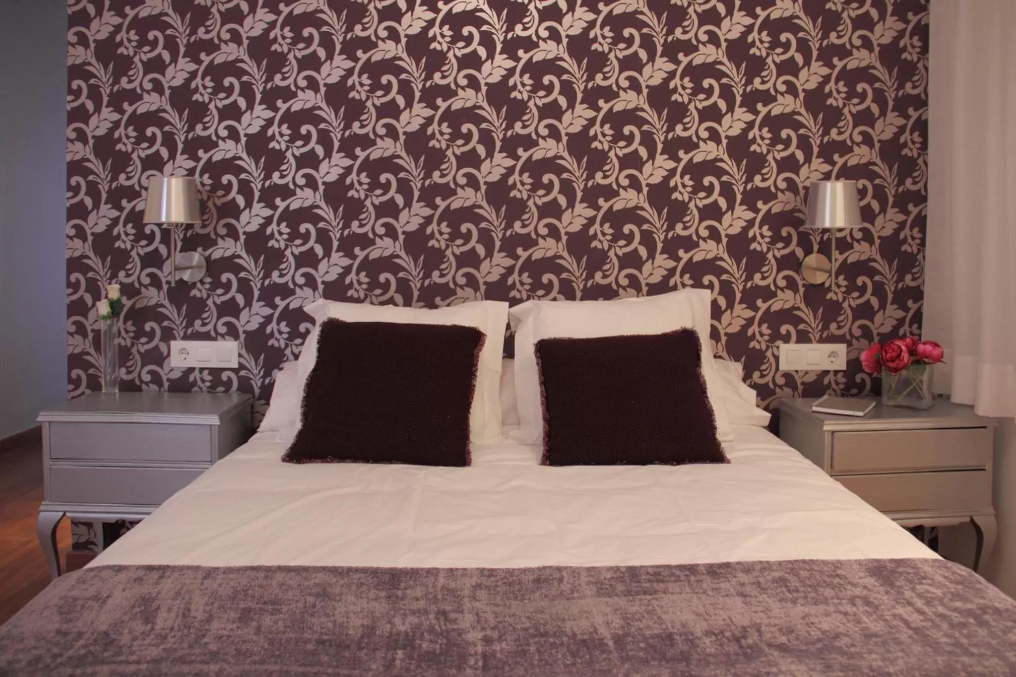 Decorative detail, Bed in 7 Moons B&B