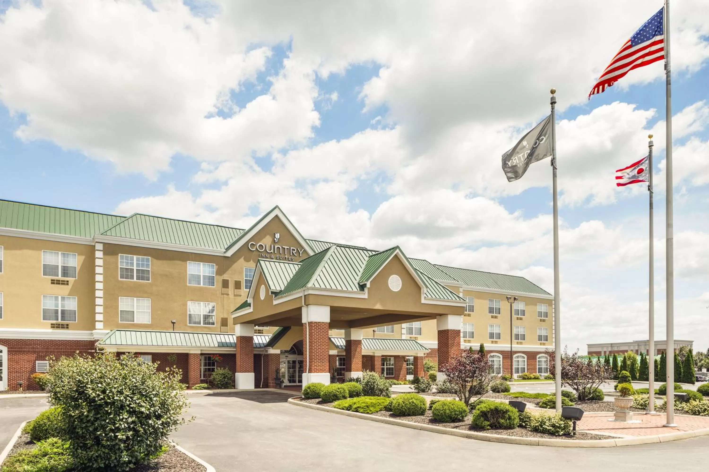Property building in Country Inn & Suites by Radisson, Findlay, OH