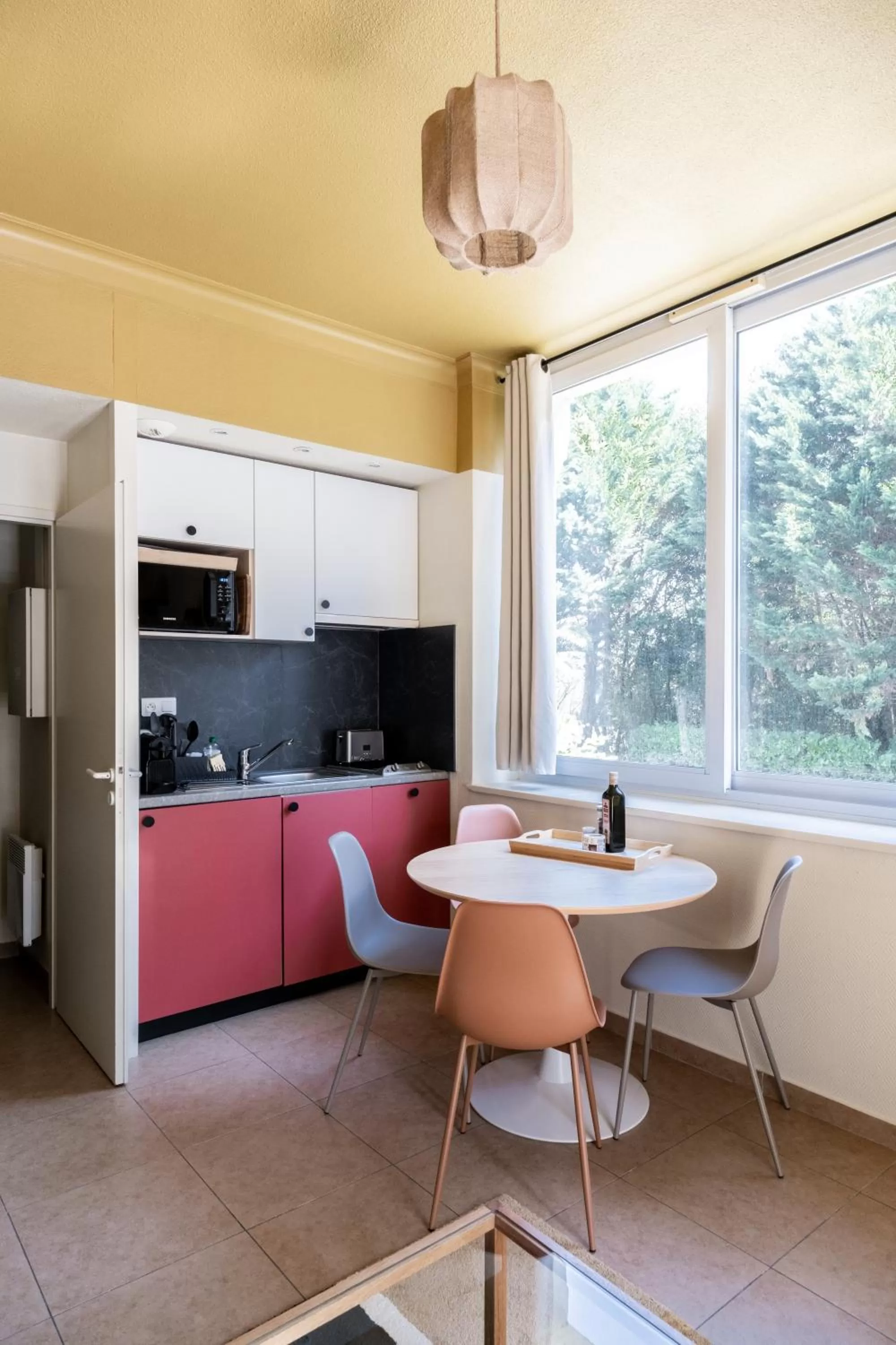 Kitchen/Kitchenette in Résidence Chateau d'Acotz - Avec piscine à 600m des plages à Saint-Jean-de-Luz