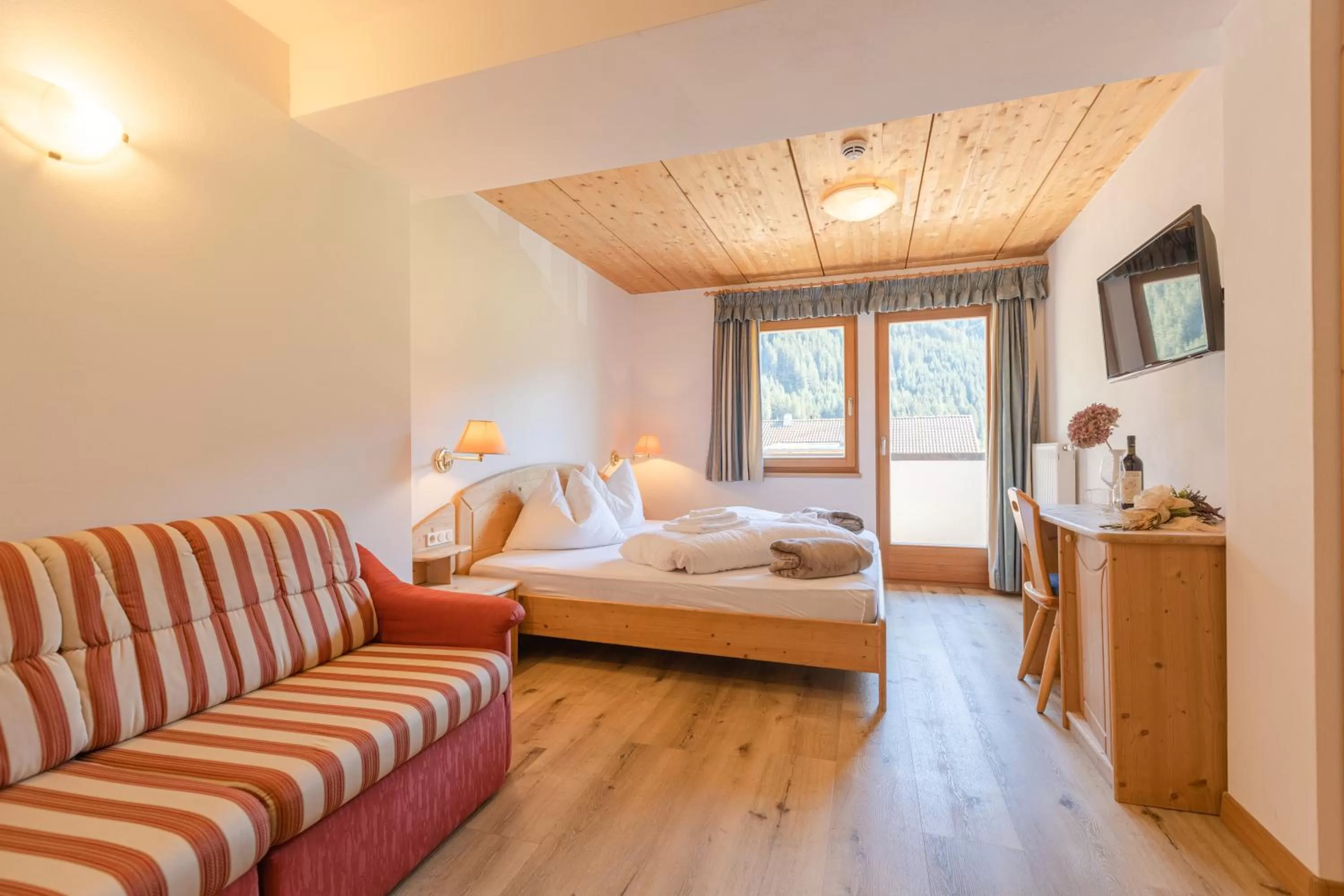 Photo of the whole room in Hotel Tyrol