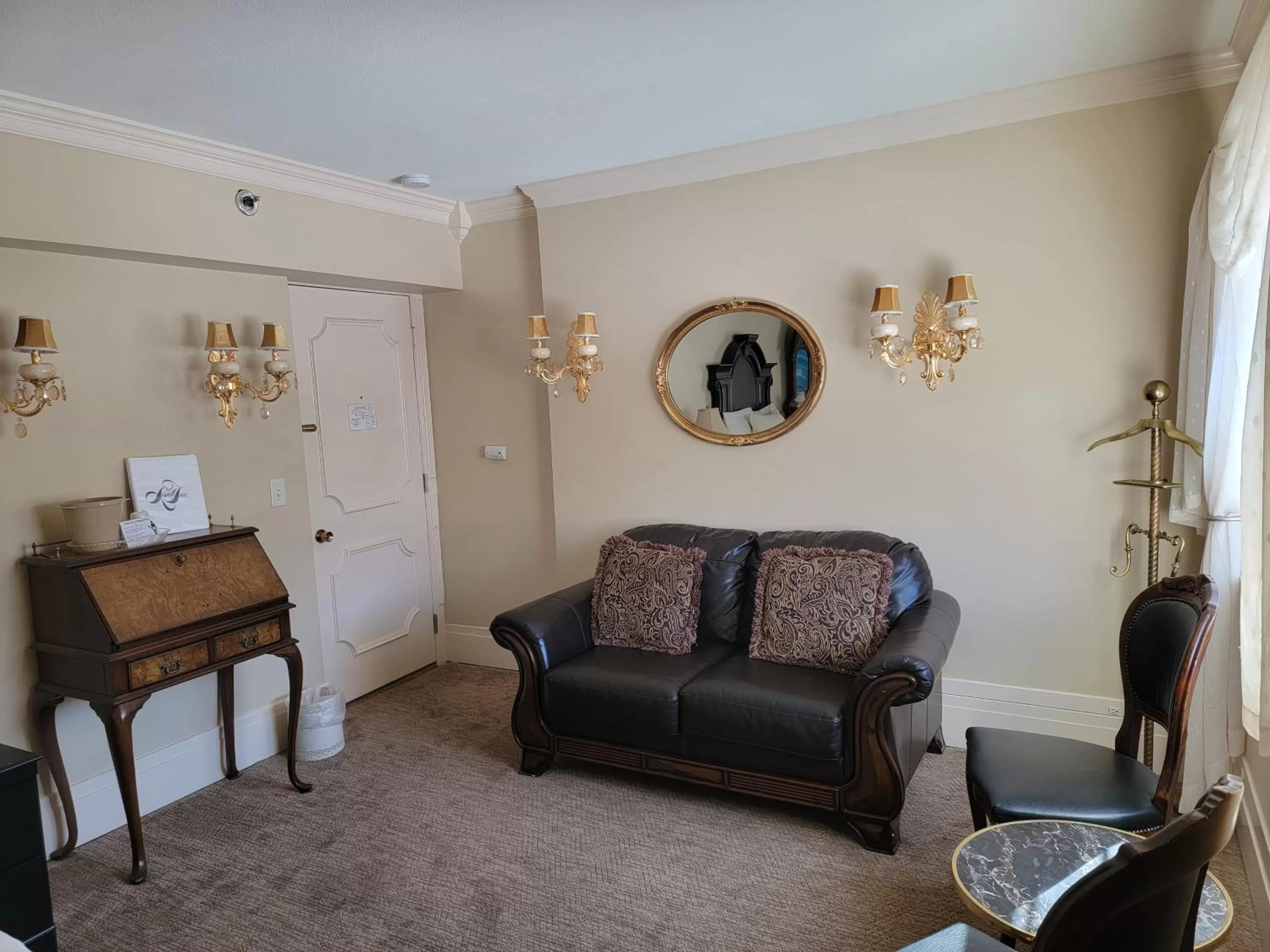 Seating area in Lowell Inn