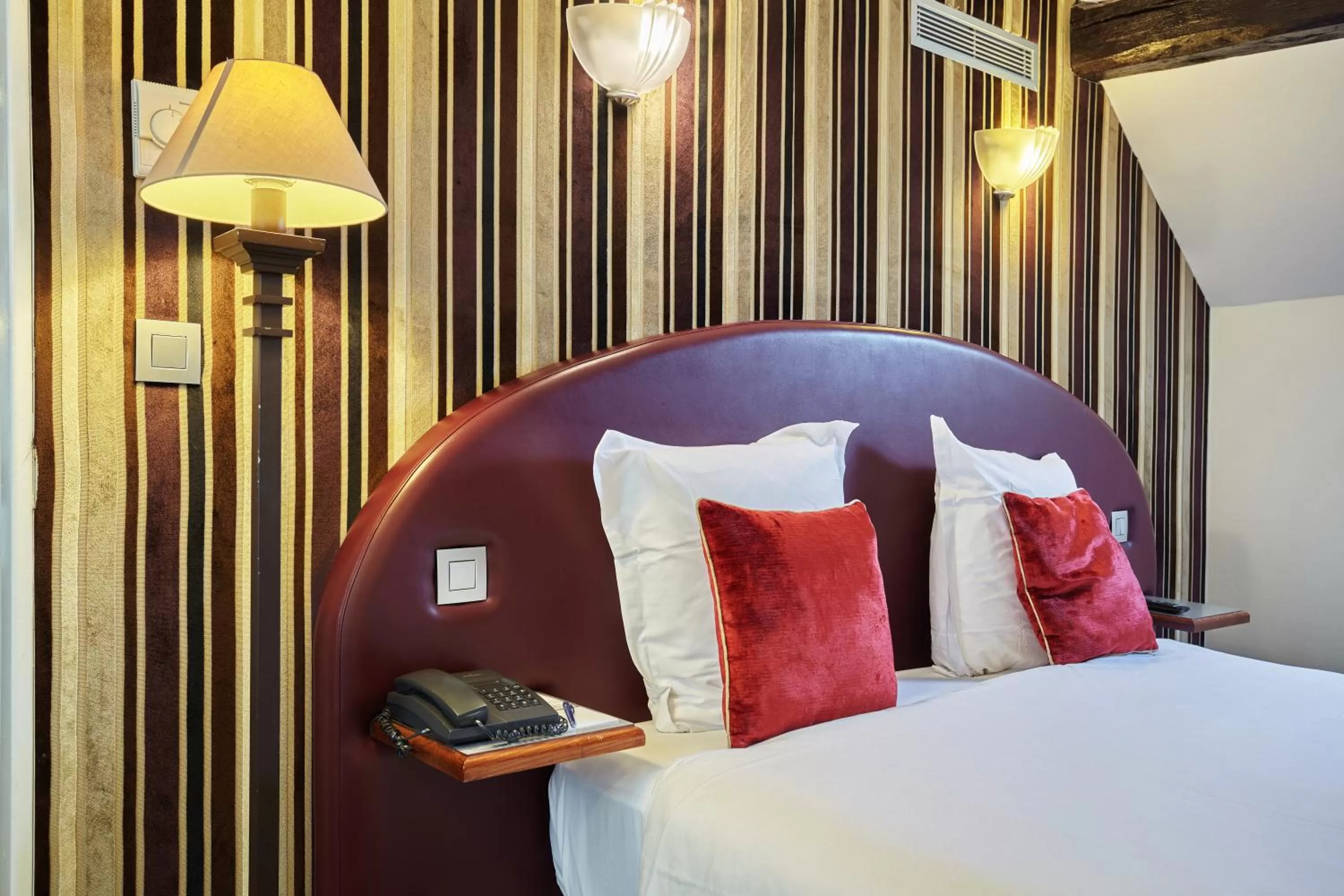 Bedroom, Bed in Hotel Opéra d'Antin