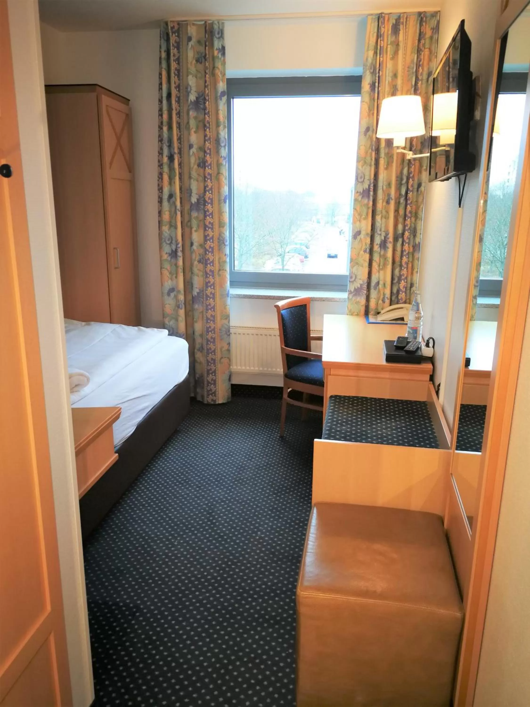 Bed in Hotel NEAR BY