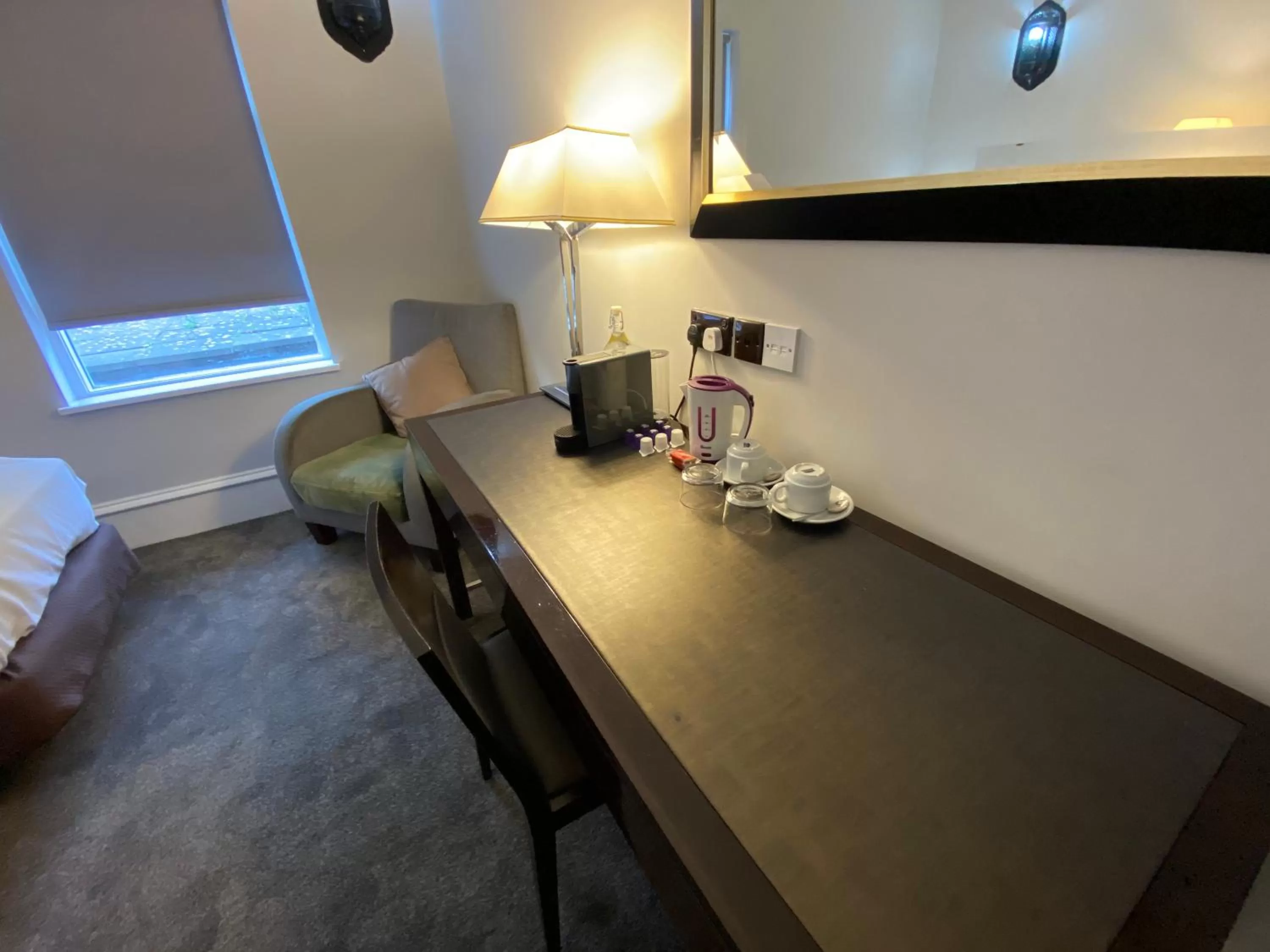 Coffee/tea facilities in No6 West Coates