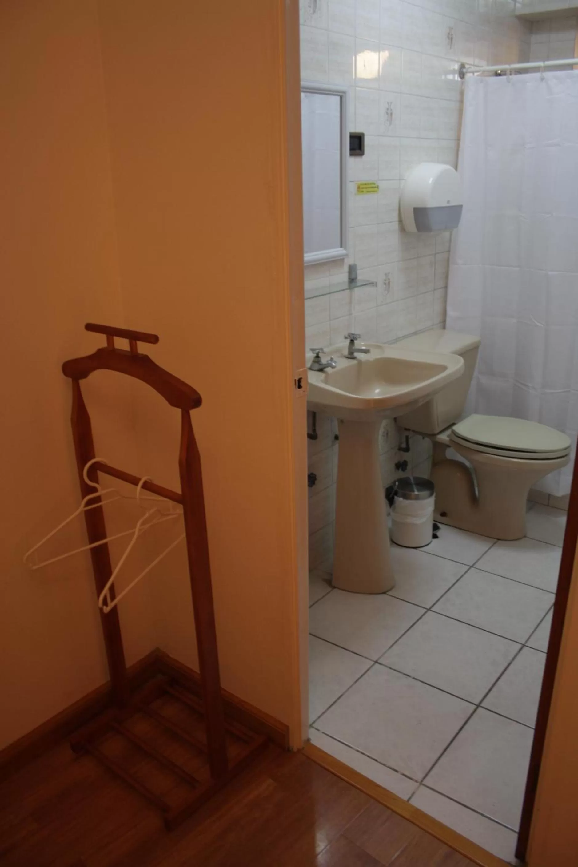 Bathroom in Hotel Velero Centro