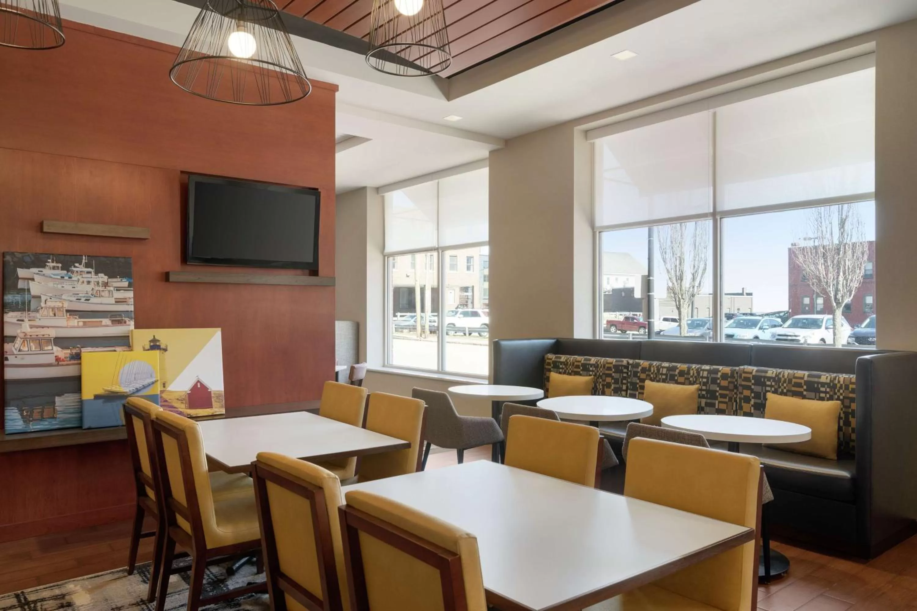 Breakfast in Hampton Inn Portland Downtown Waterfront