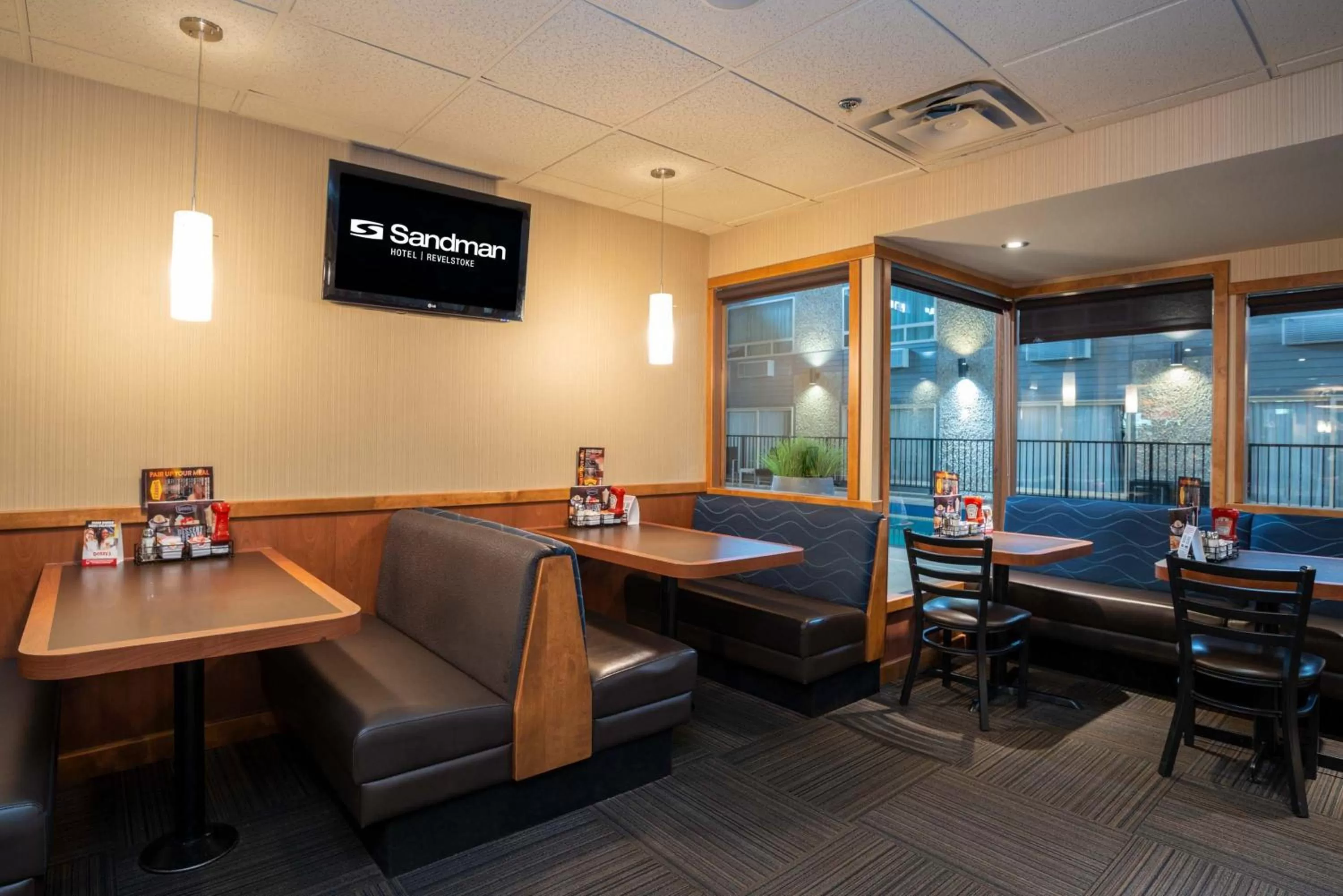 Restaurant/places to eat in Sandman Hotel Revelstoke