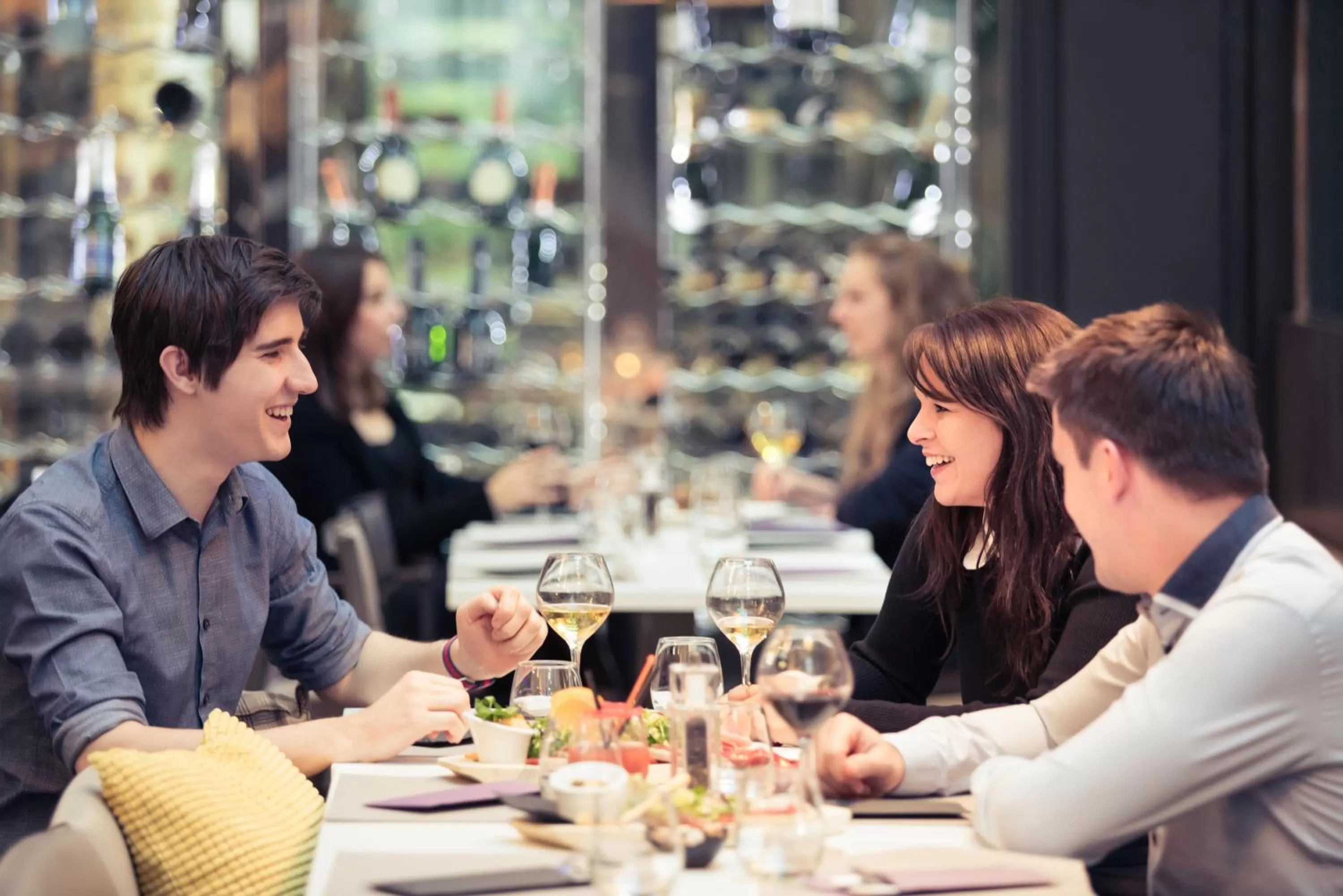 Restaurant/places to eat in Mercure Paris Porte De Versailles Expo