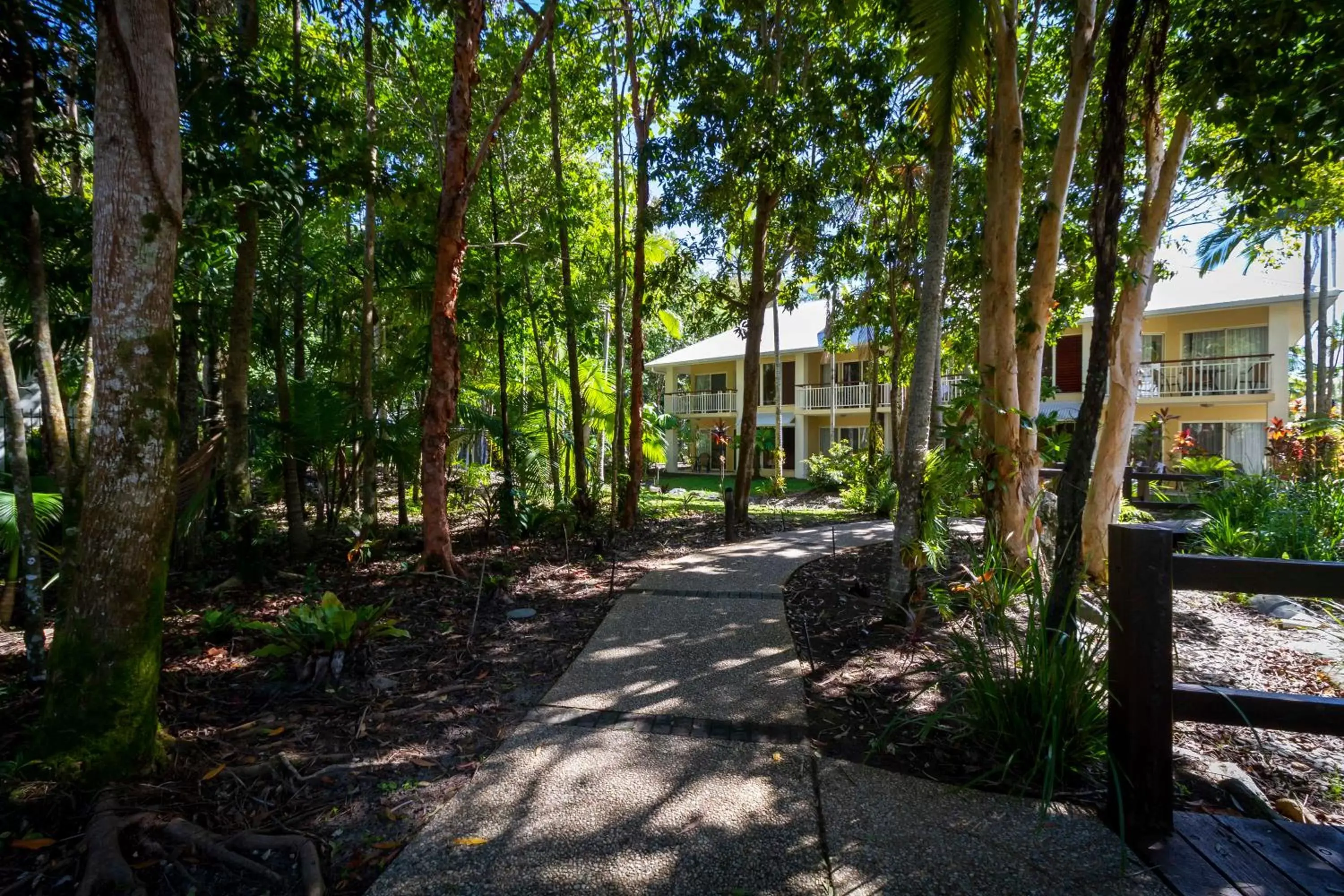 Standard King Room with Garden View - Links Hotel Room in Paradise Links Resort Port Douglas Standard King Room with Garden View - Links Hotel Room in Paradise Links Resort Port Douglas