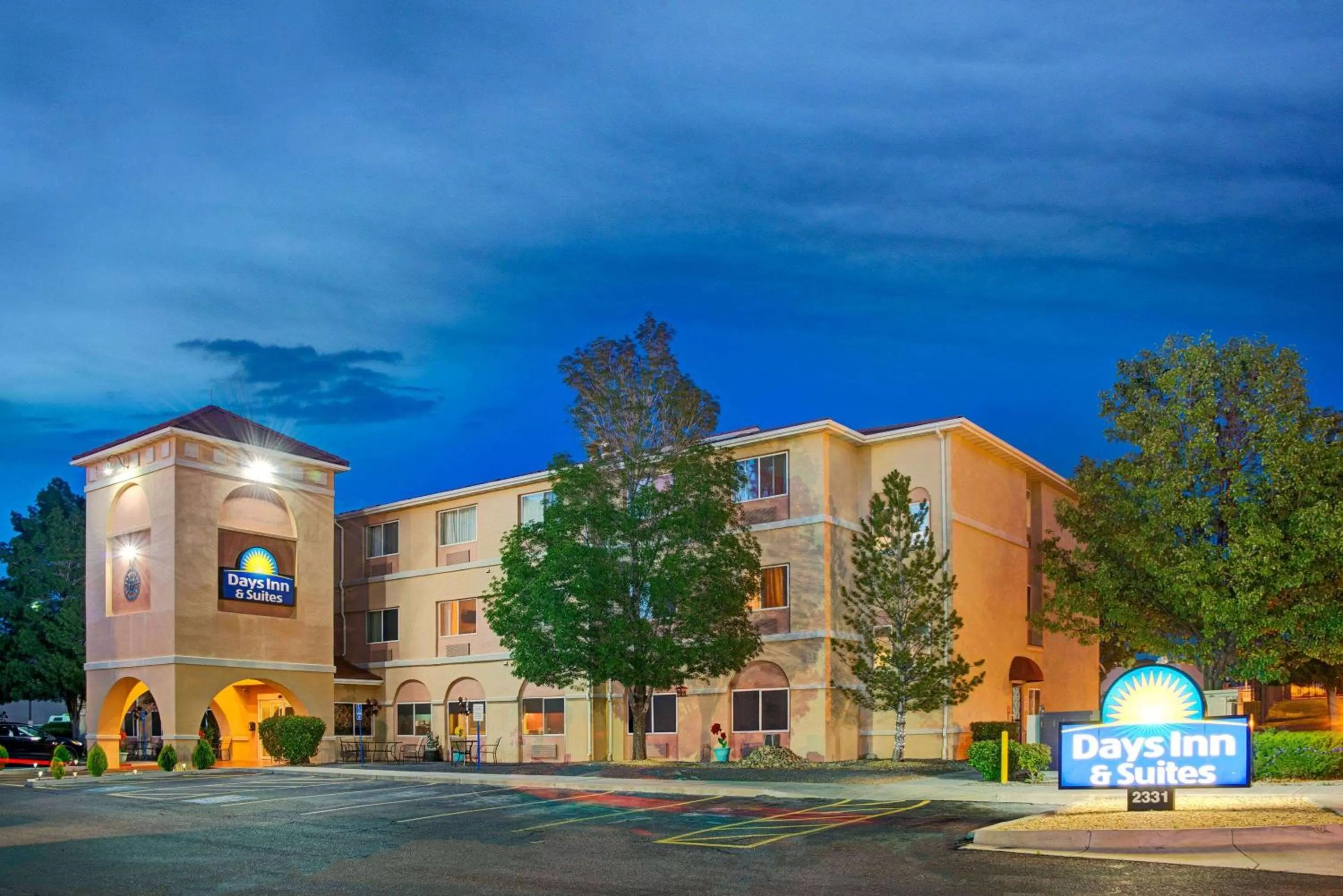 Property building in Days Inn & Suites by Wyndham Airport Albuquerque