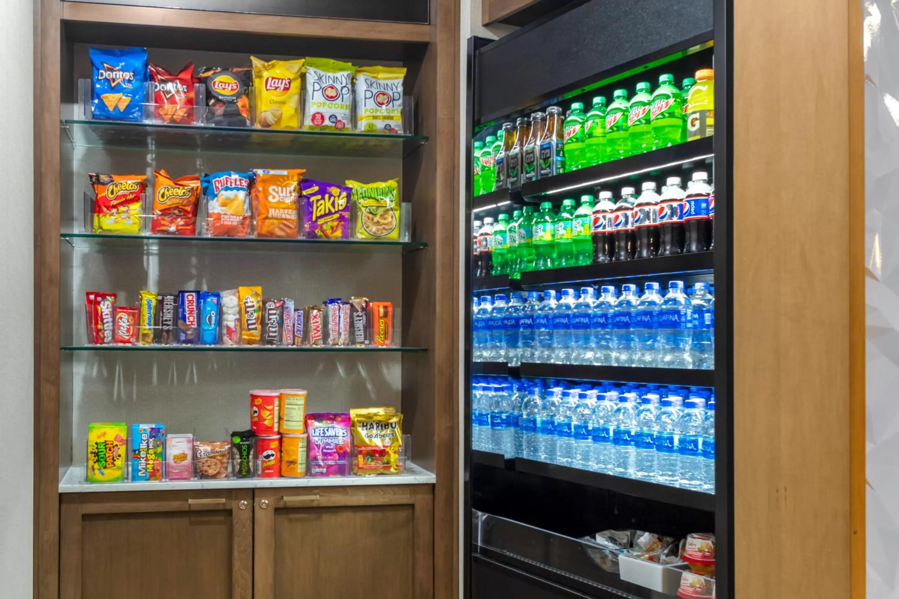 Food and drinks in Hyatt Place-Dallas/Arlington