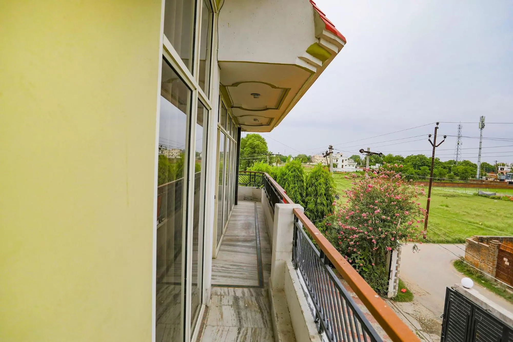 Balcony/Terrace in FabHotel Kriti Green - Hanuman Mandir, Lathia