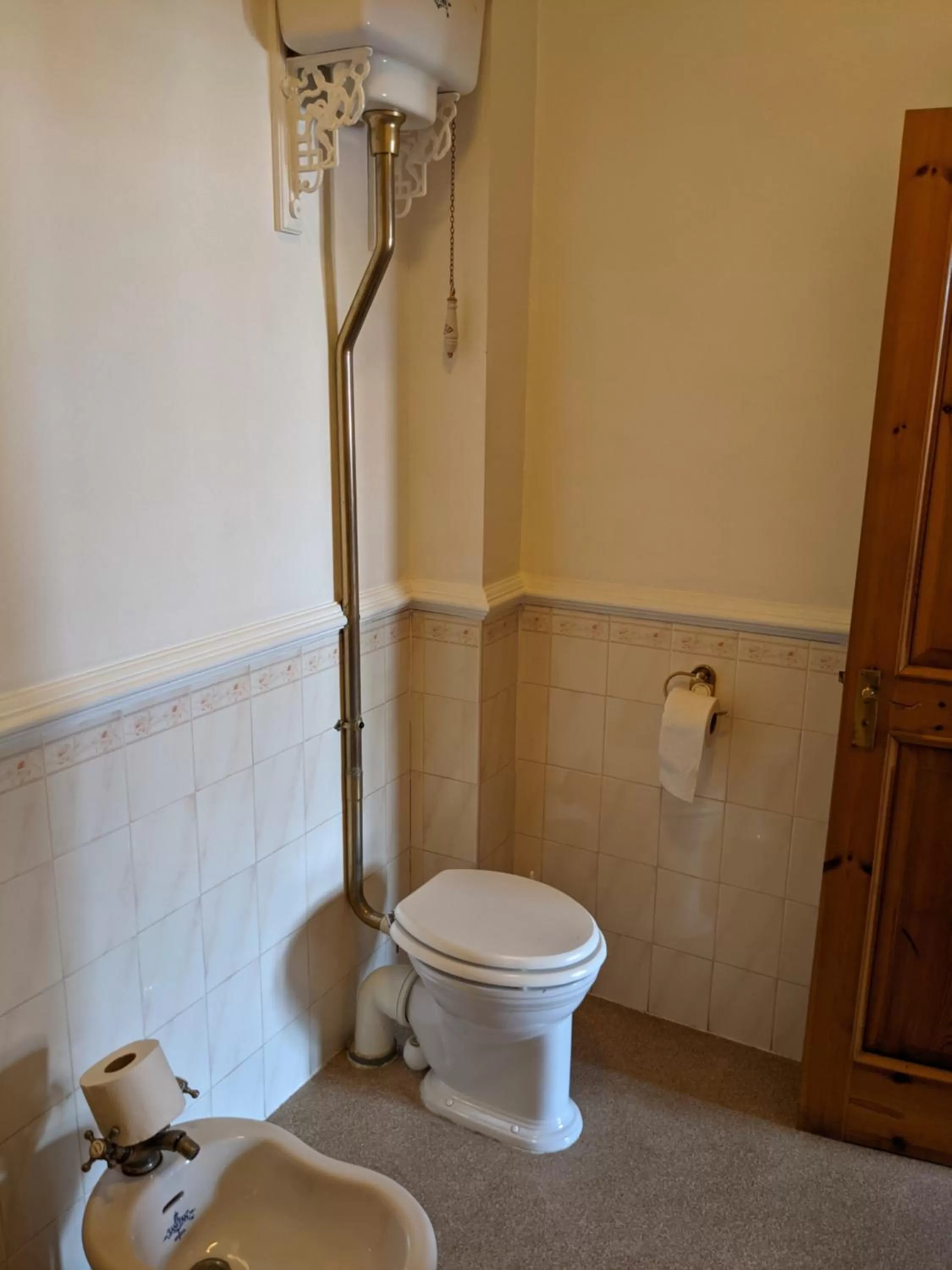 The Londesborough Arms bar with en-suite rooms