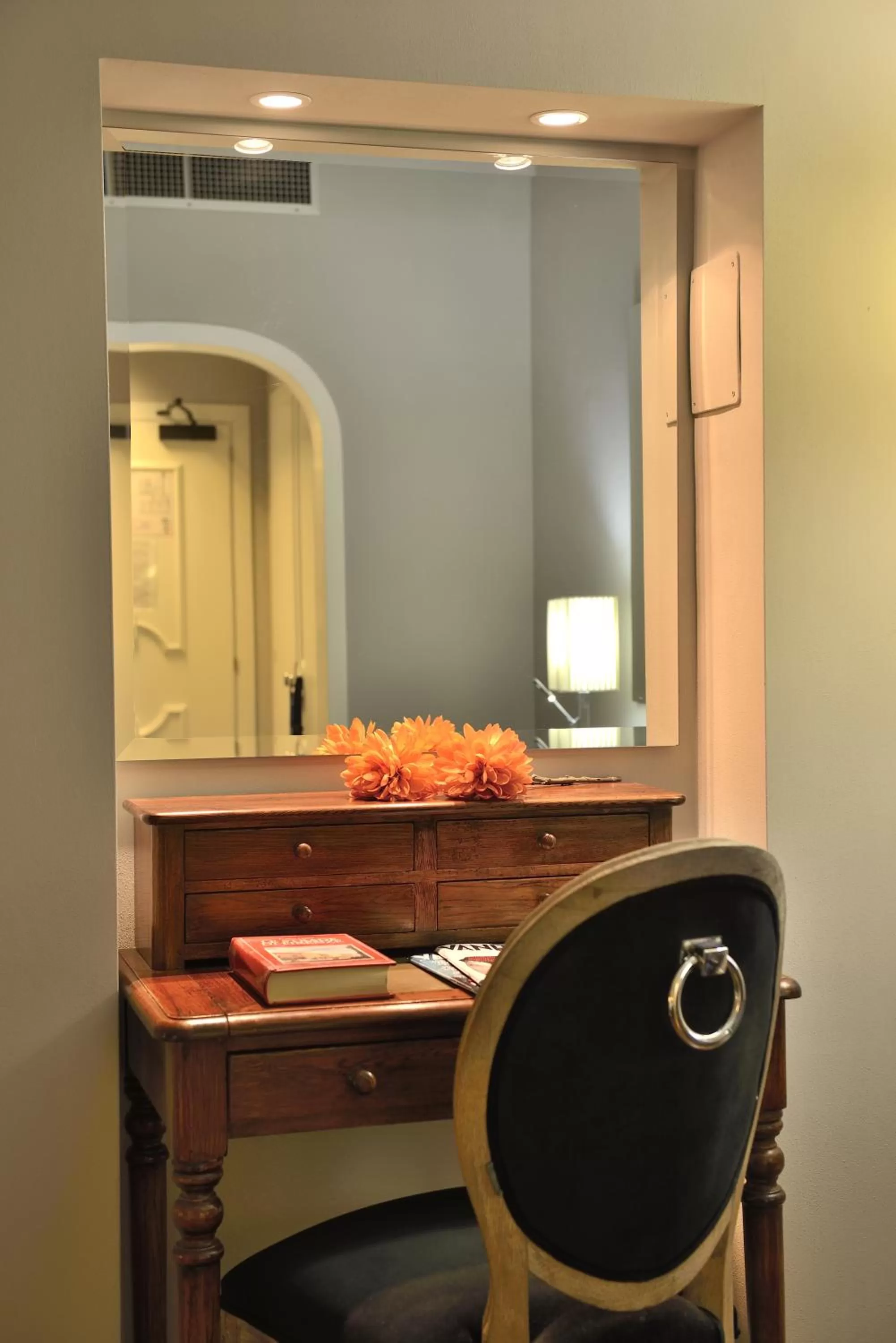 Photo of the whole room in Hotel Roma