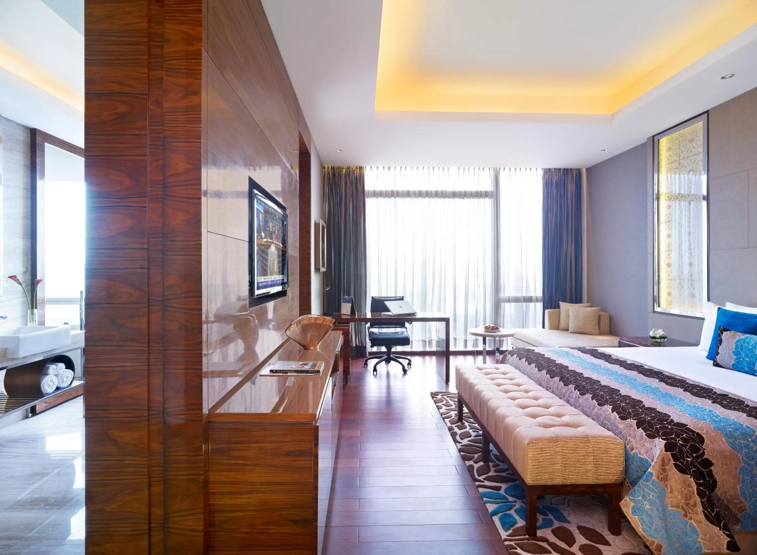 Photo of the whole room, Bed in Taj City Centre Gurugram