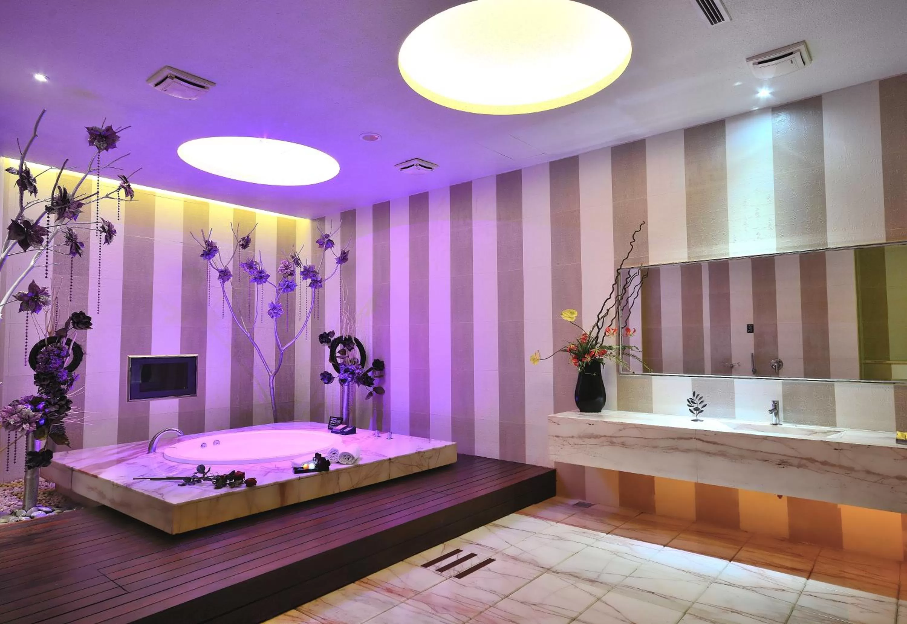 Hot Tub in Xiadu Motel