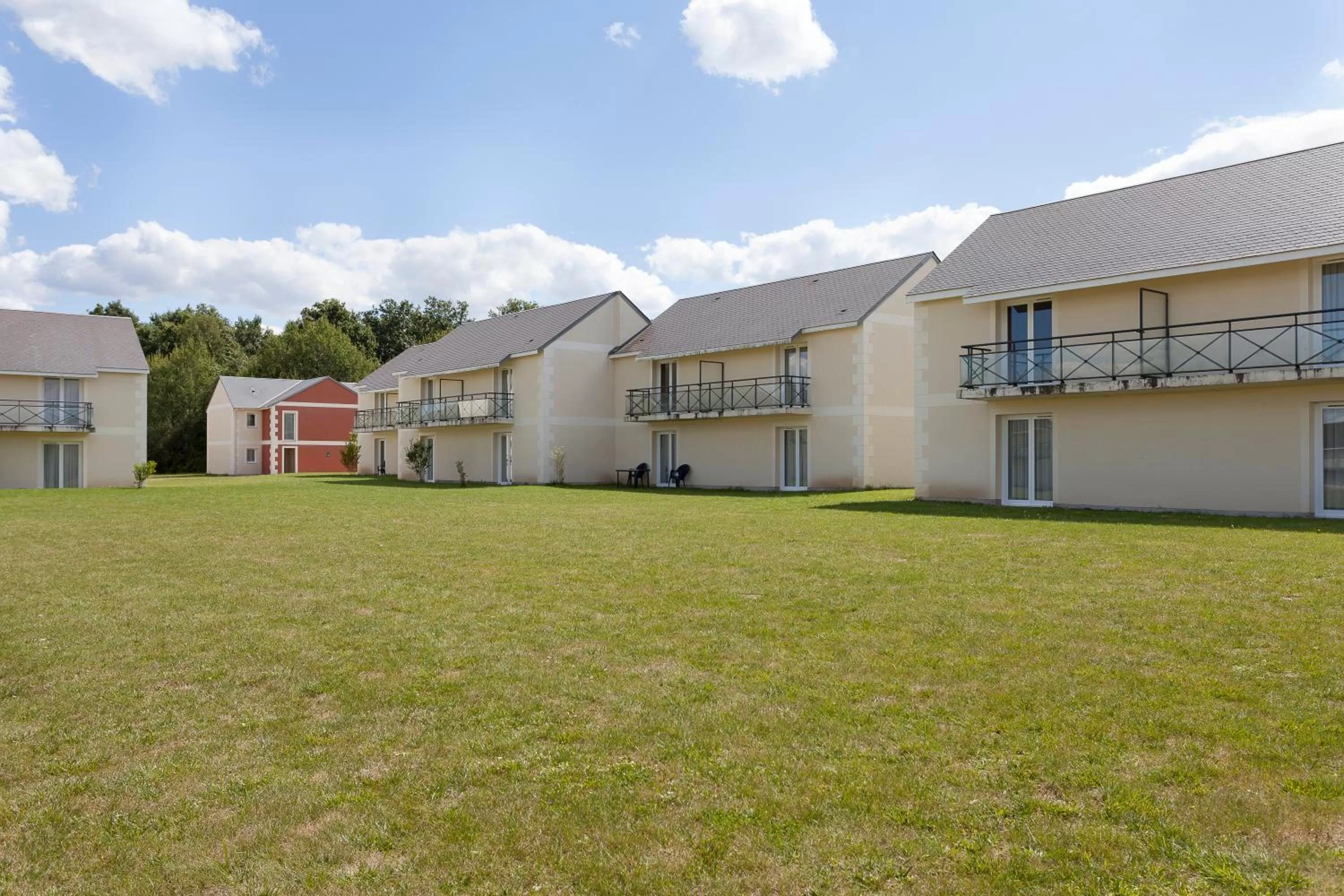 Facade/entrance in Résidence Villa Bellagio Amboise by Popinns