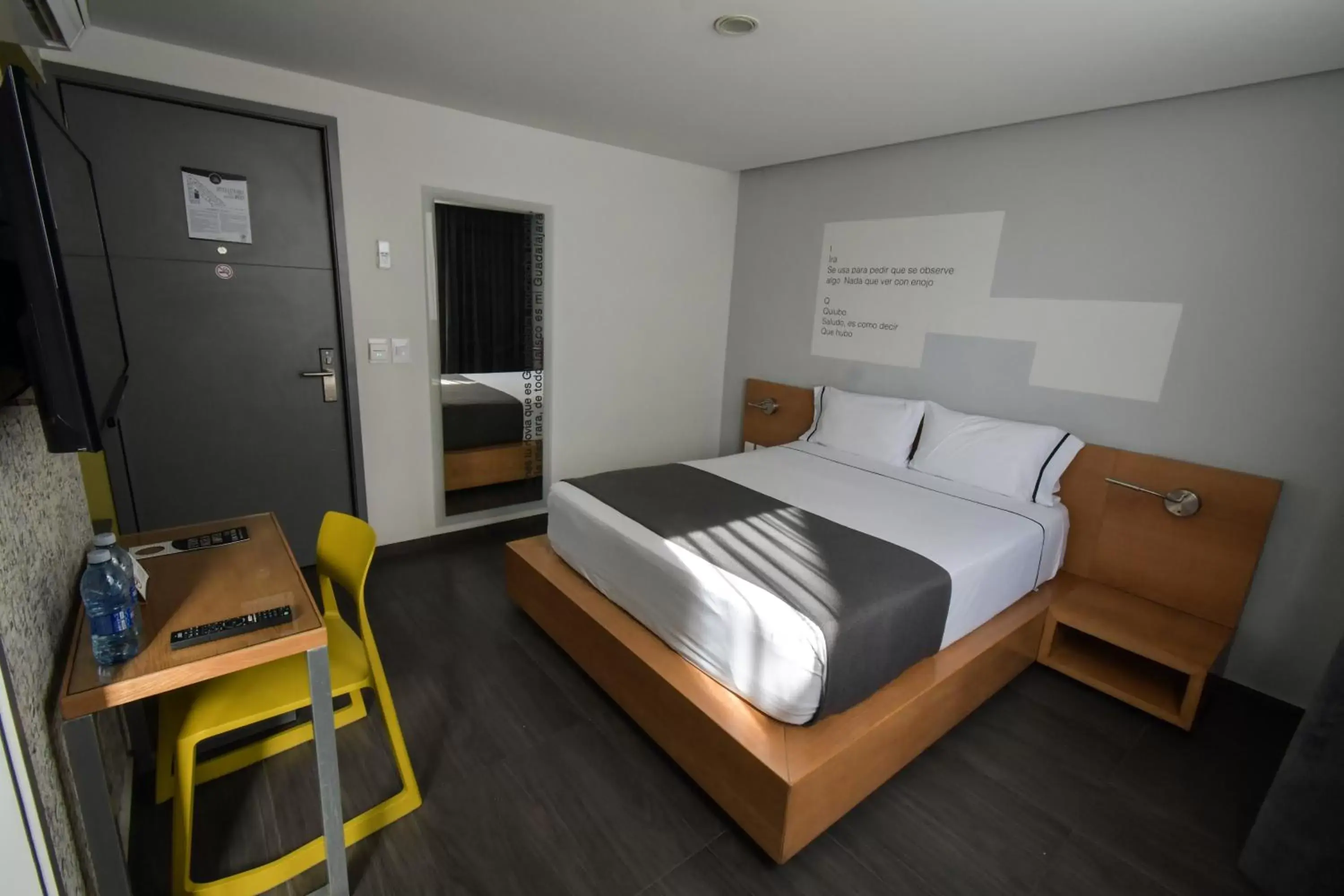 Queen Room in Hotel Perla Central Queen Room in Hotel Perla Central