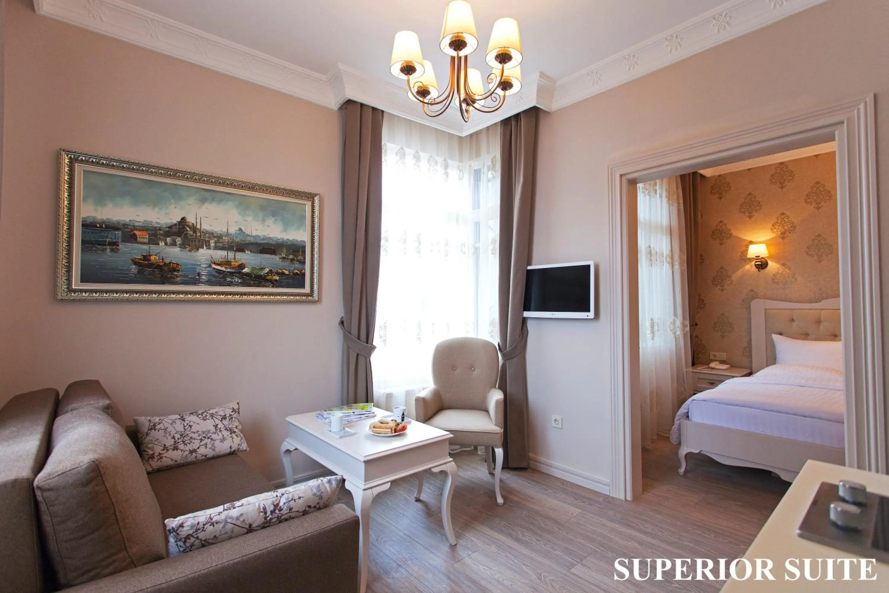 Living room, Bed in Louis Appartements Galata