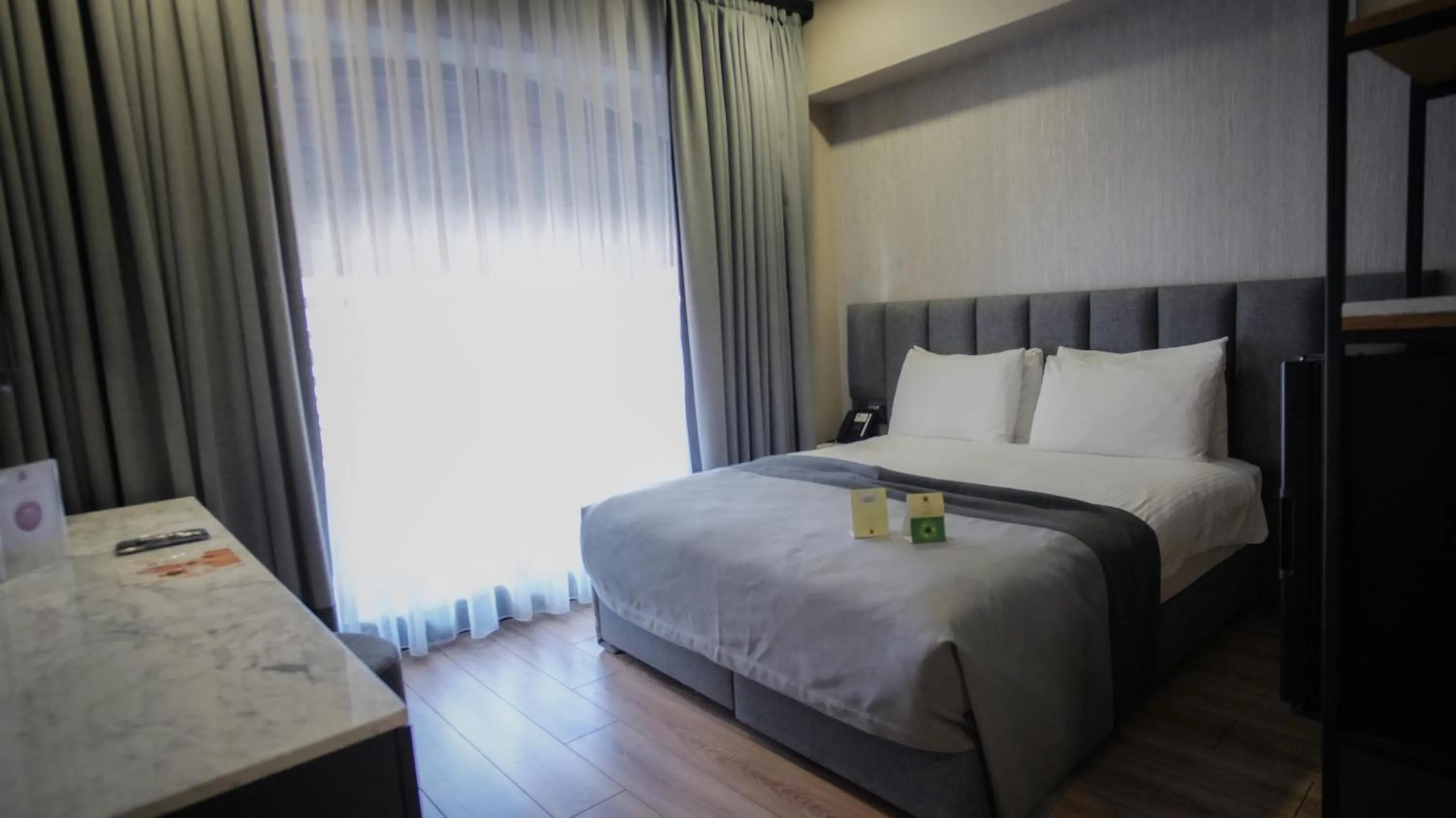 Bed in Dosso Dossi Hotels Old City