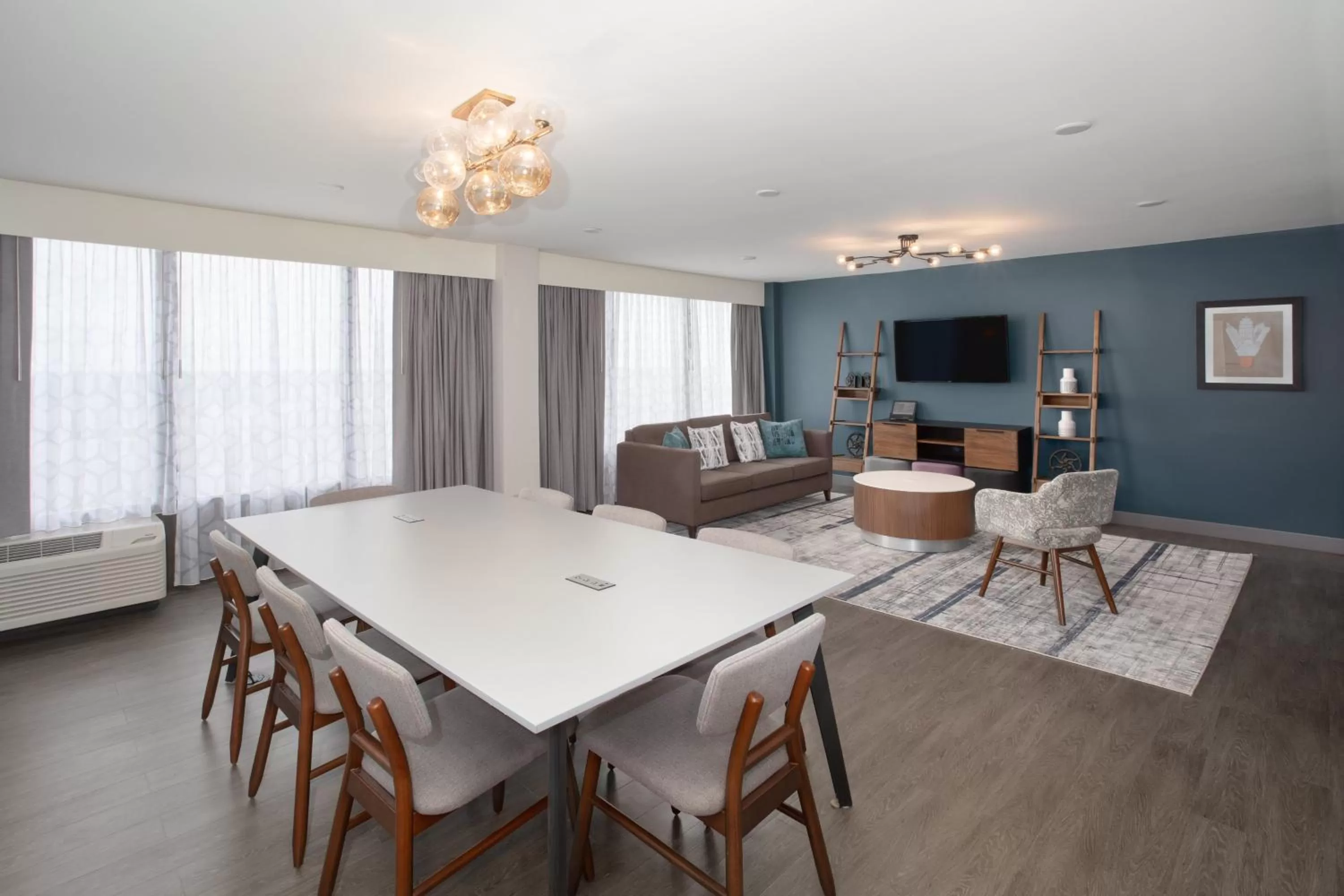 Meeting/conference room in Crowne Plaza Kansas City Downtown by IHG