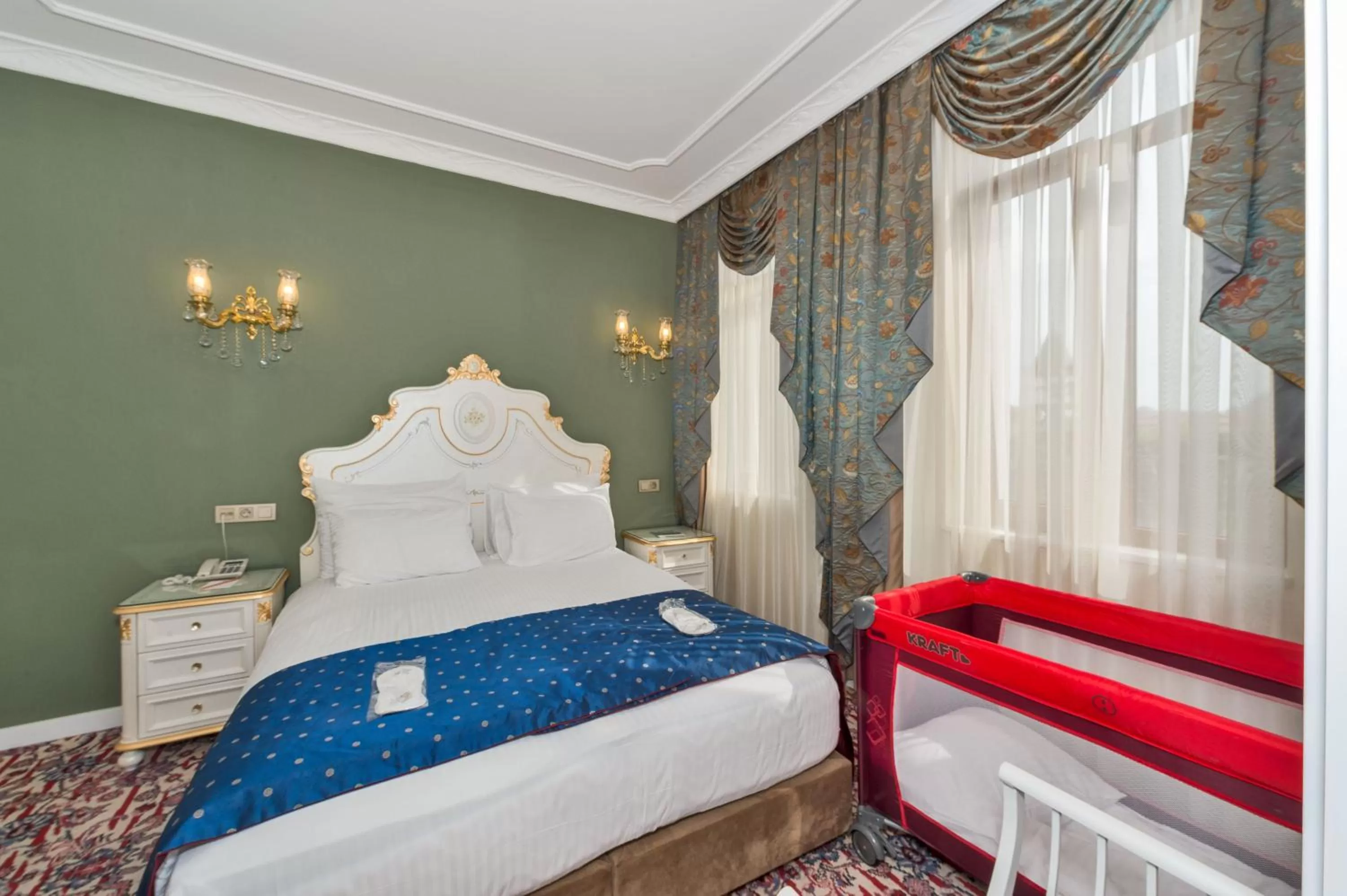 Bed in Galatower Hotel