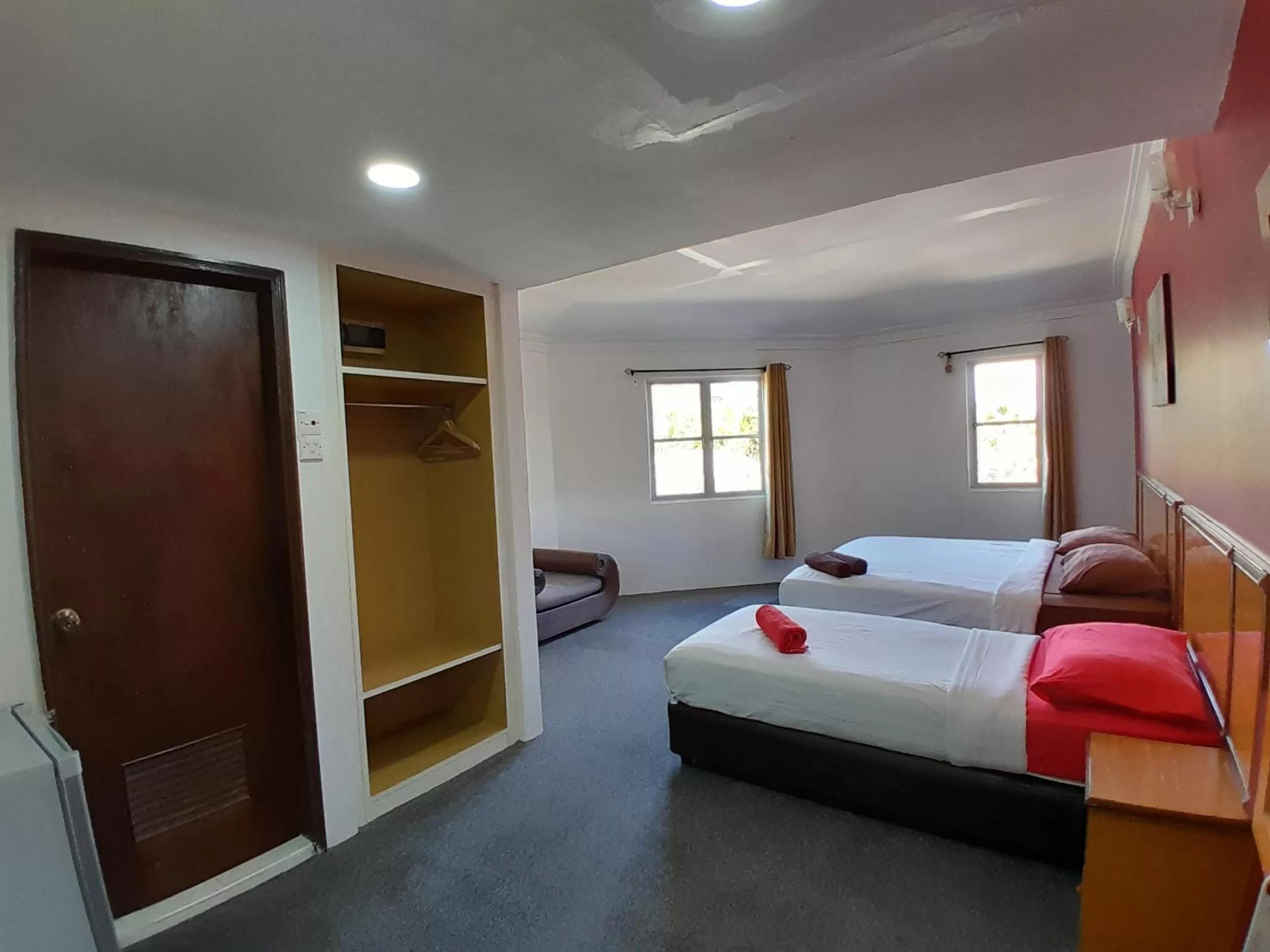 Toilet, Bed in THE ZULEY HERITAGE HOTEL