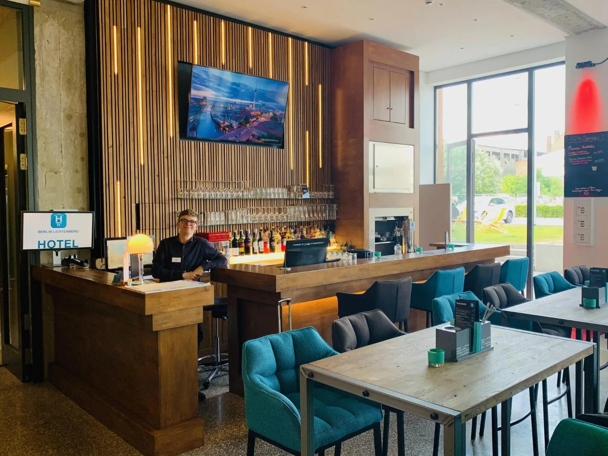 Lobby or reception in H24 Berlin Lichtenberg