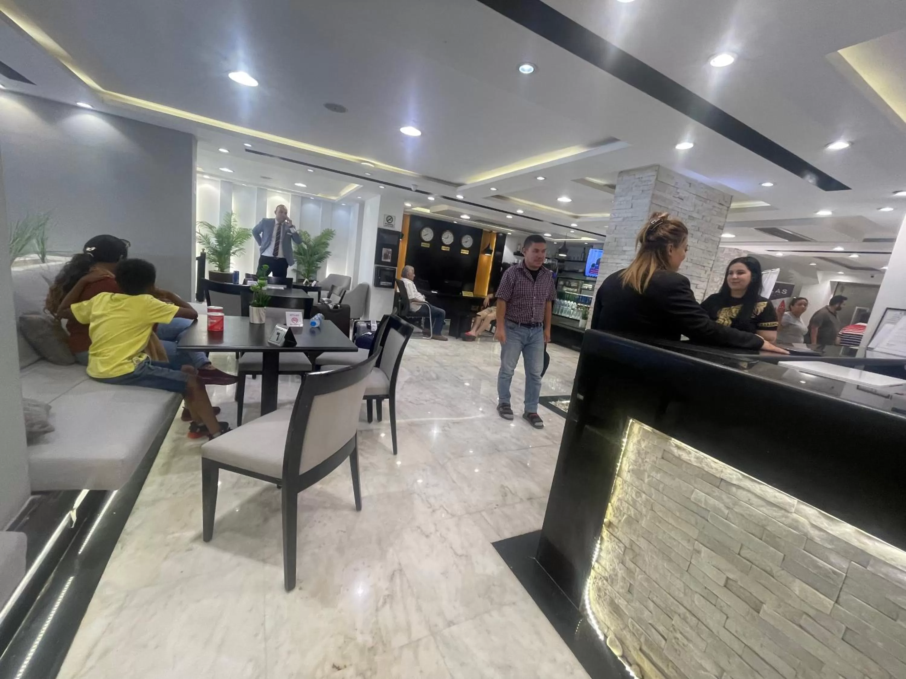 Restaurant/places to eat in Atlas International Hotels