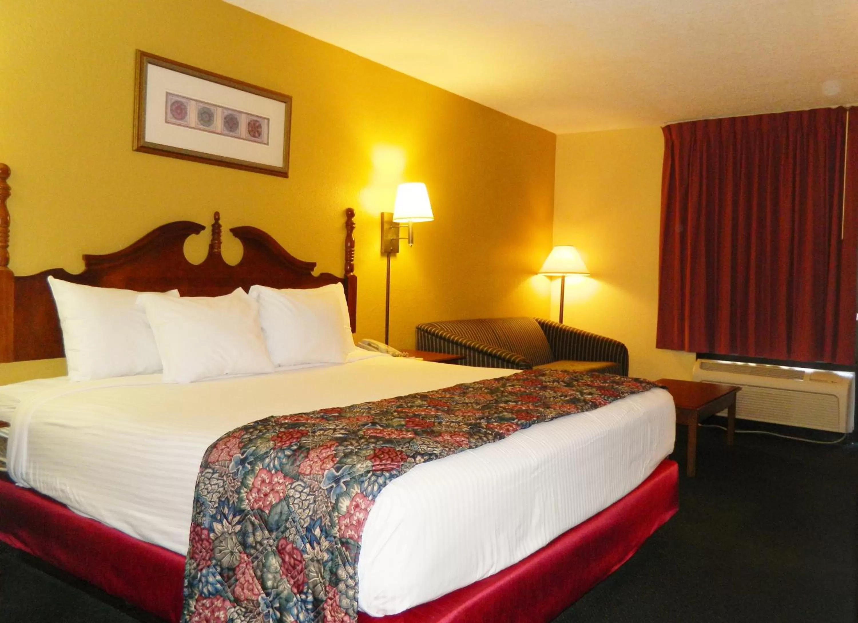 Bedroom in Days Inn by Wyndham Hoover Birmingham