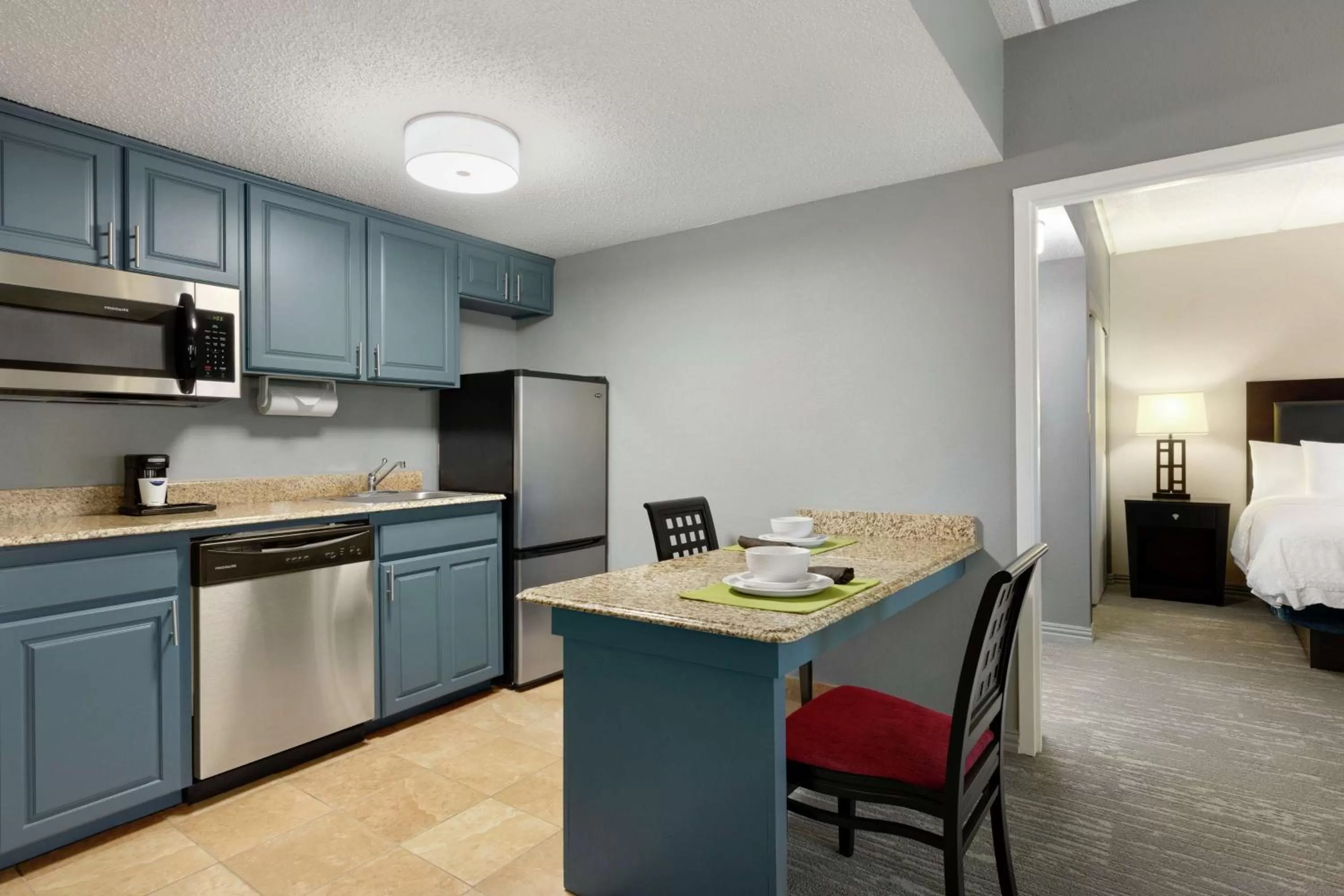 Kitchen or kitchenette in Hampton Inn and Suites Houston Clear Lake NASA