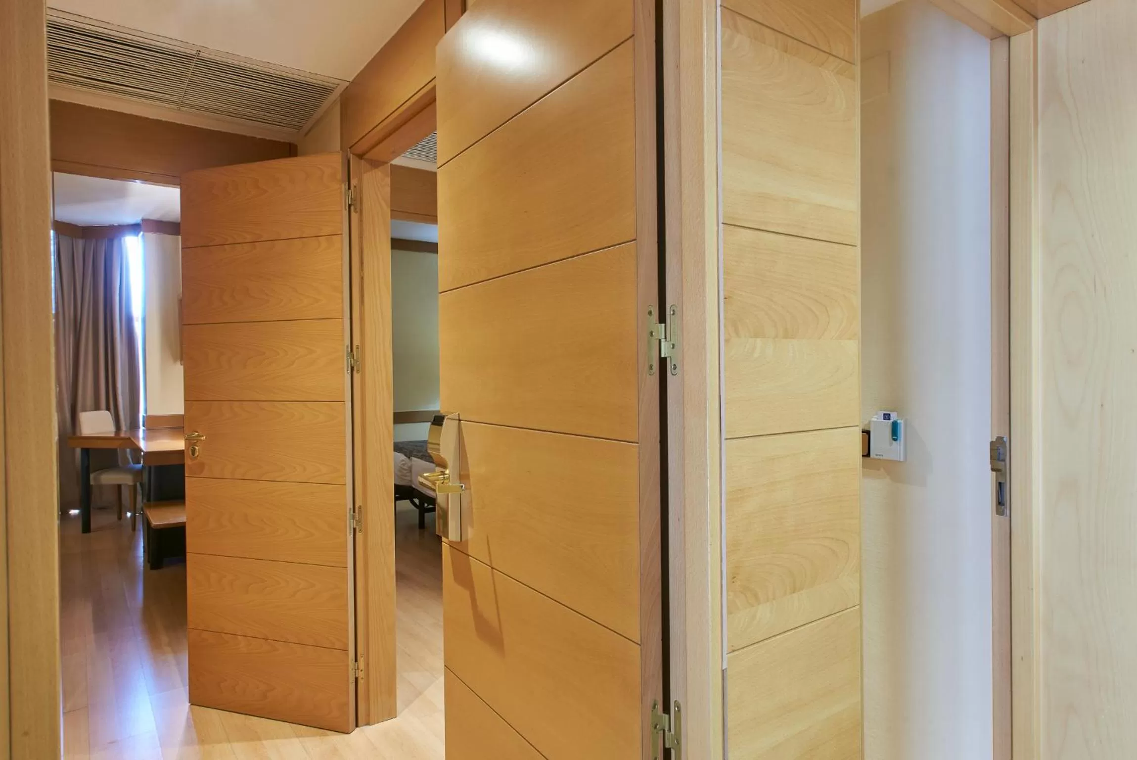 Photo of the whole room in Los Arcos