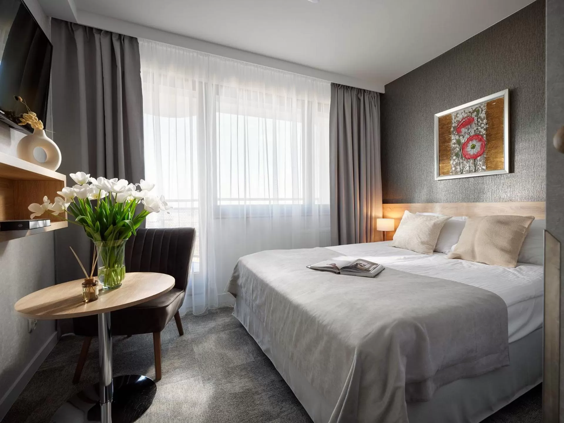 Bed in Arka Medical Spa