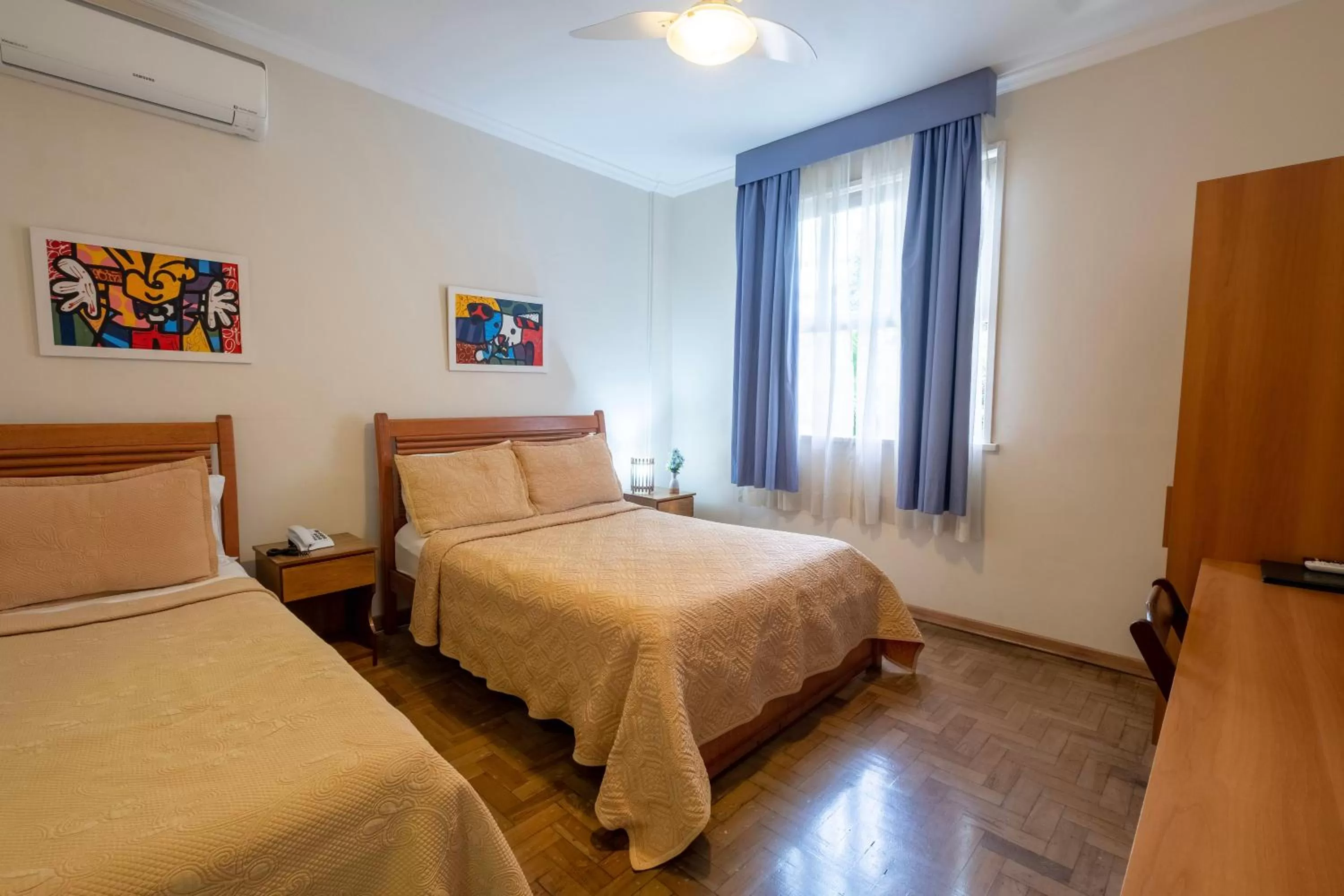 Bed in Hotel Mount Everest