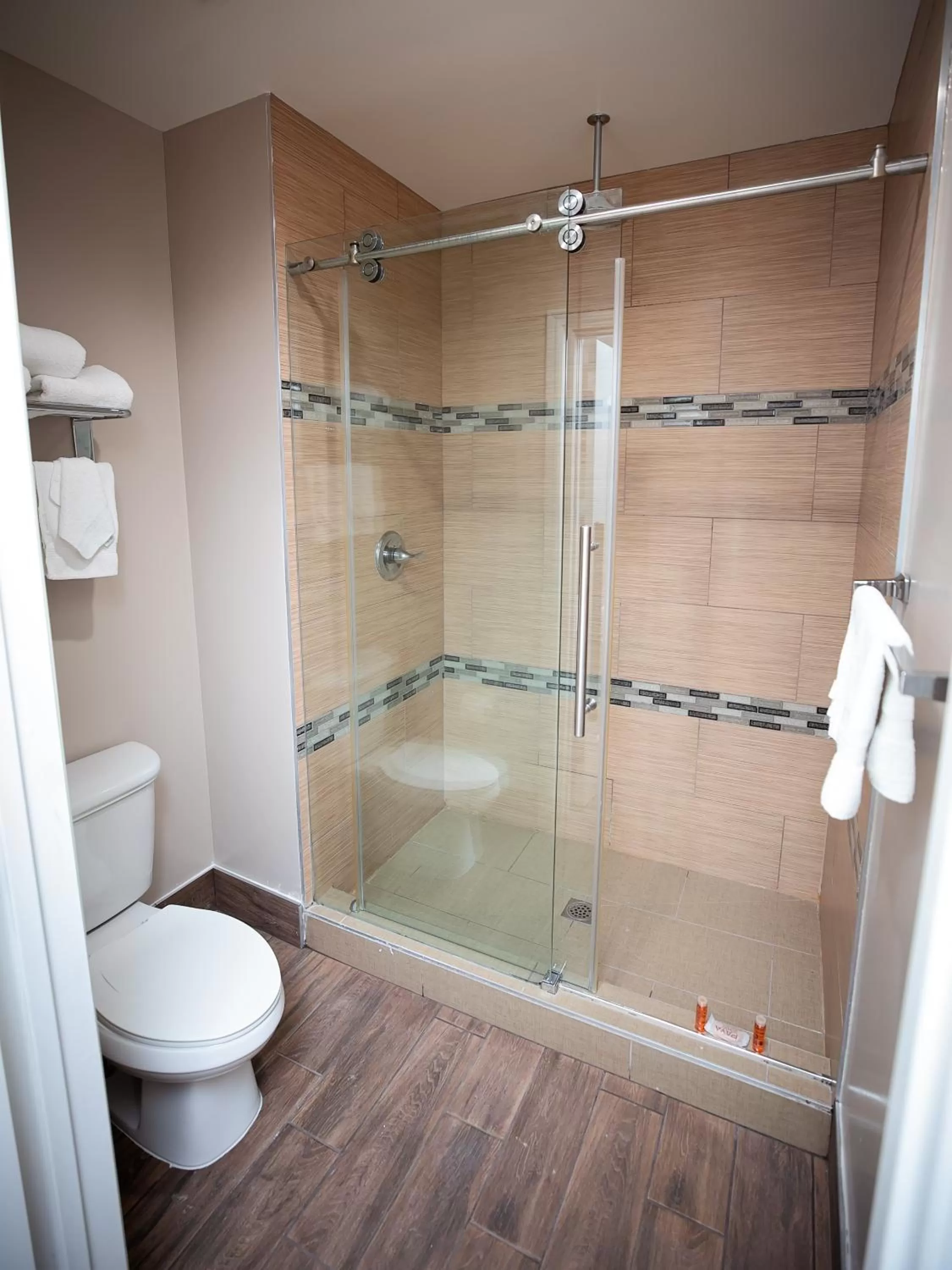 Diamond Bell Inn & Suites